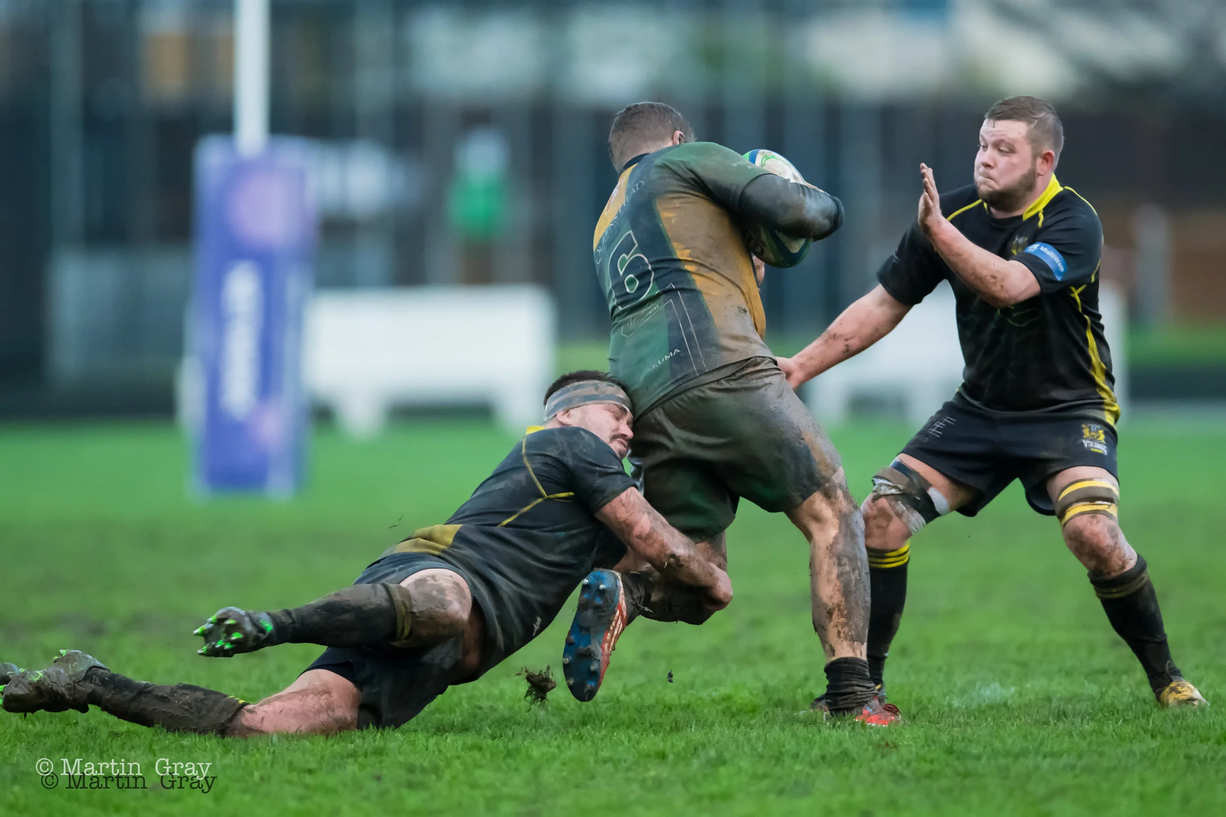 Leon Gardner tackles-2655.jpg