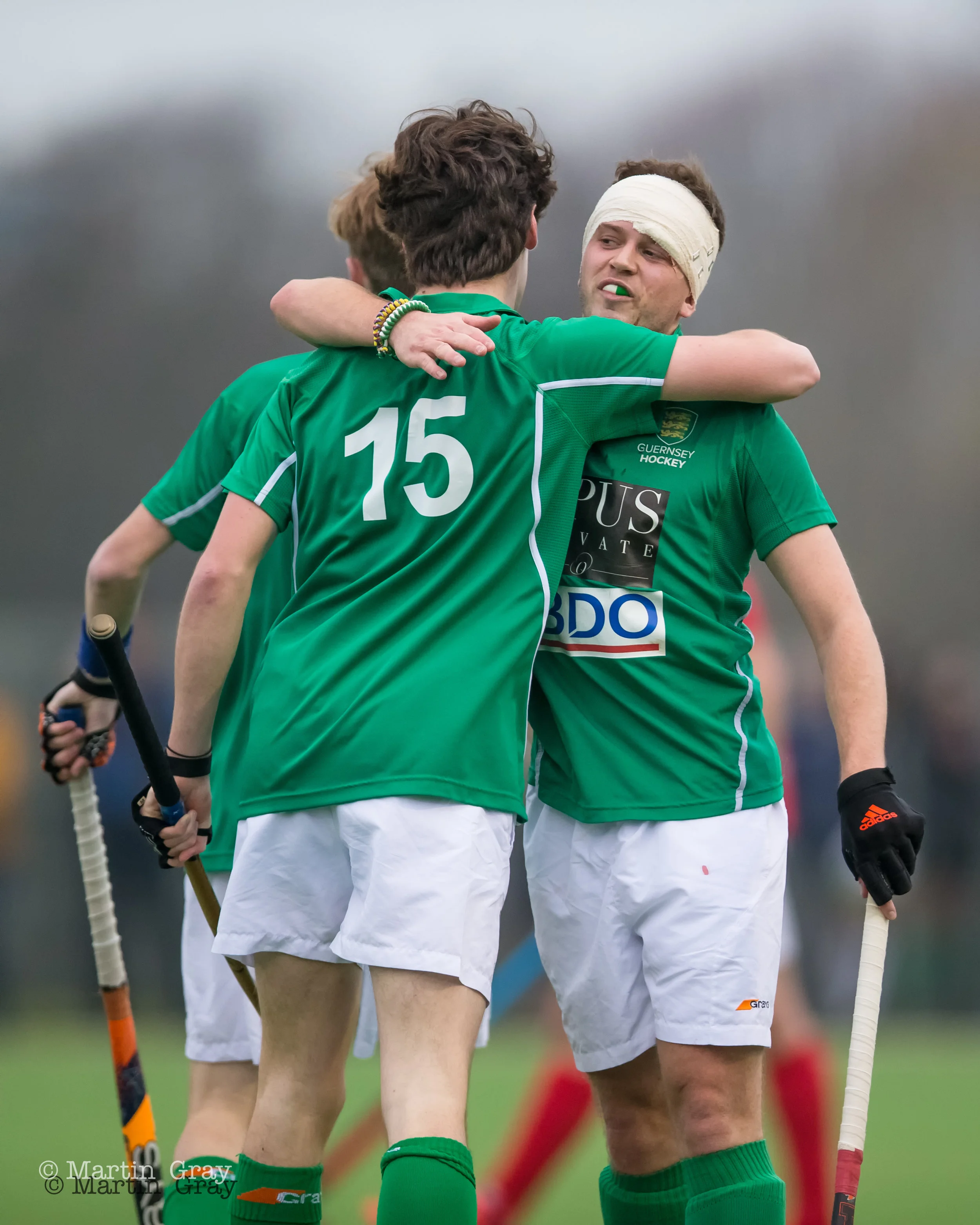 Guernsey celebrate the win-4474.jpg