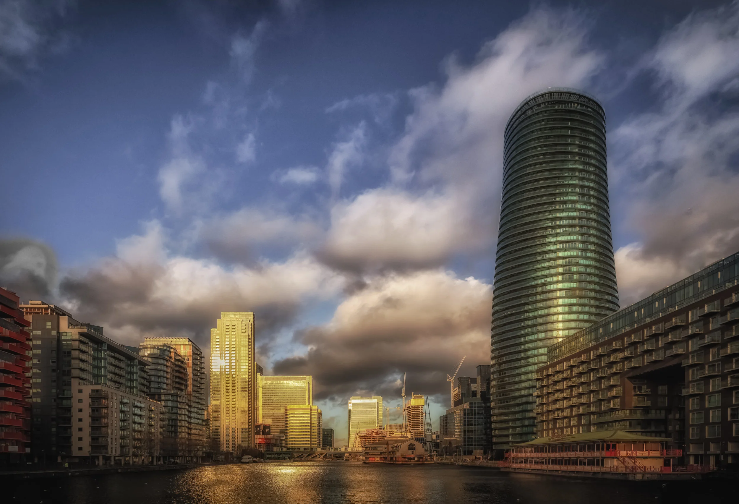 ‘Millwall Docks Canary Wharf’… Georgia Salon - Photo Travel Acceptance
