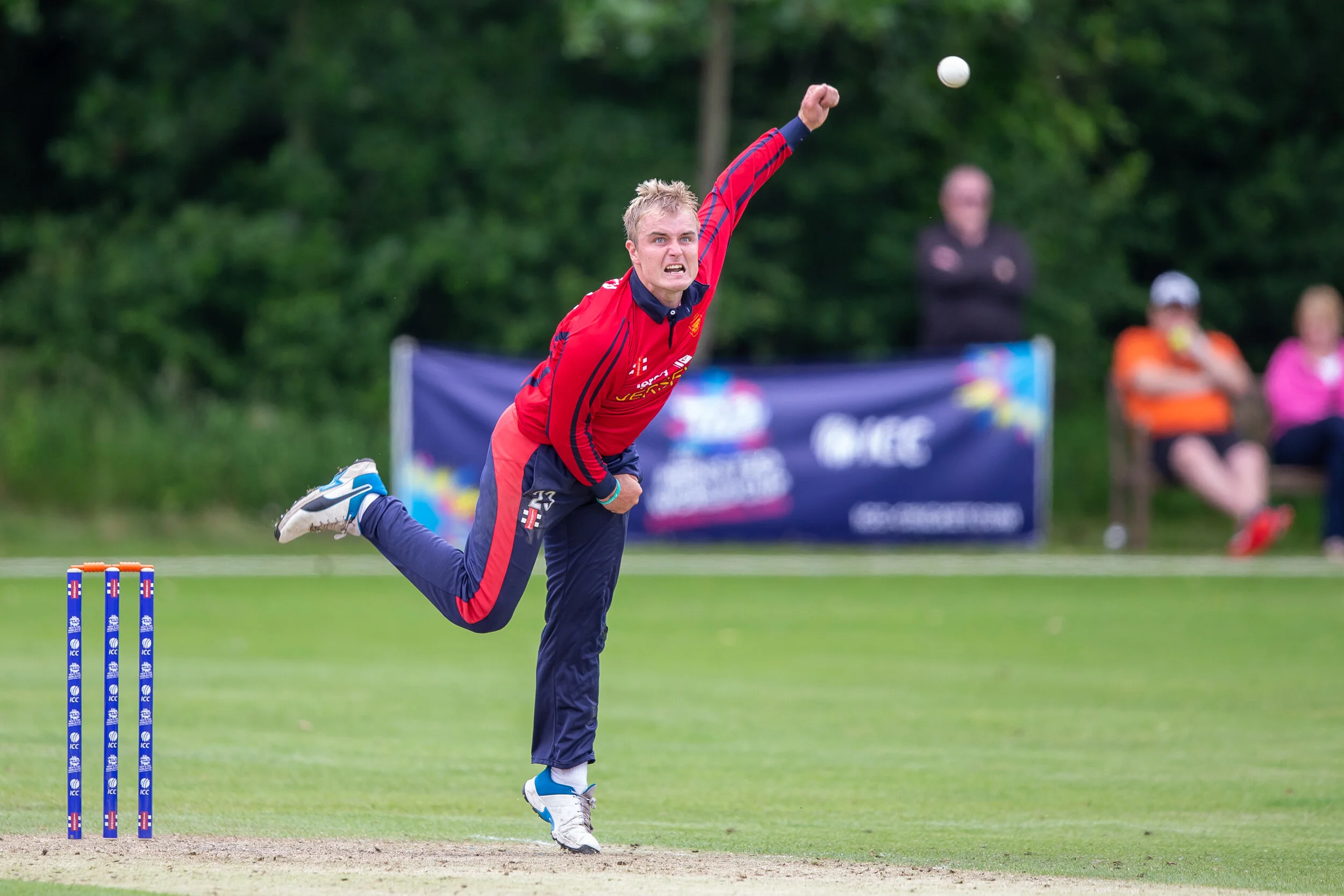 190616 Jersey's Dom Blampied bowling from the De Beauvoir end.jpg