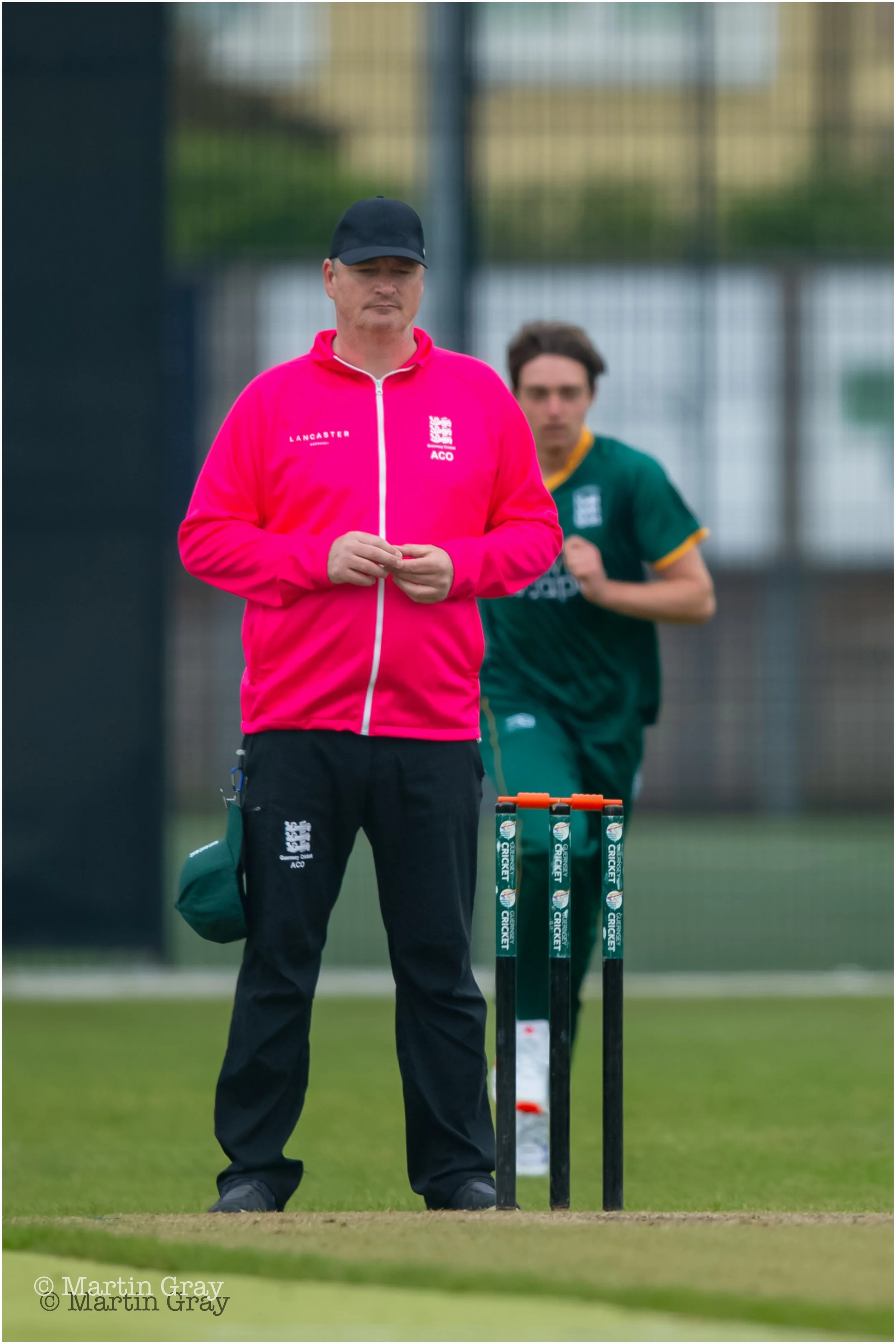 Umpire Owen Brock-5823.jpg