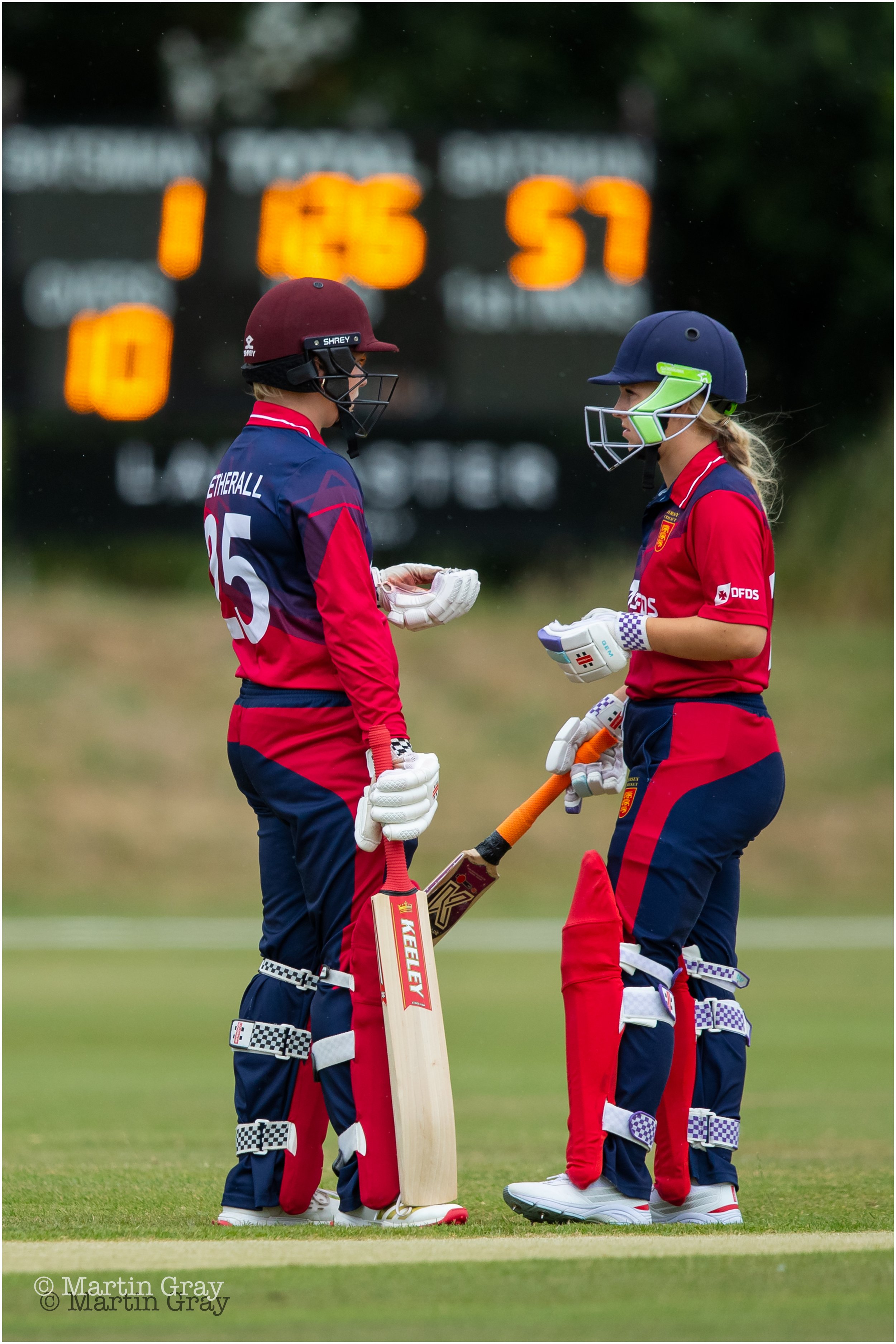 Wetherall and Smith at 10 overs-4392.jpg
