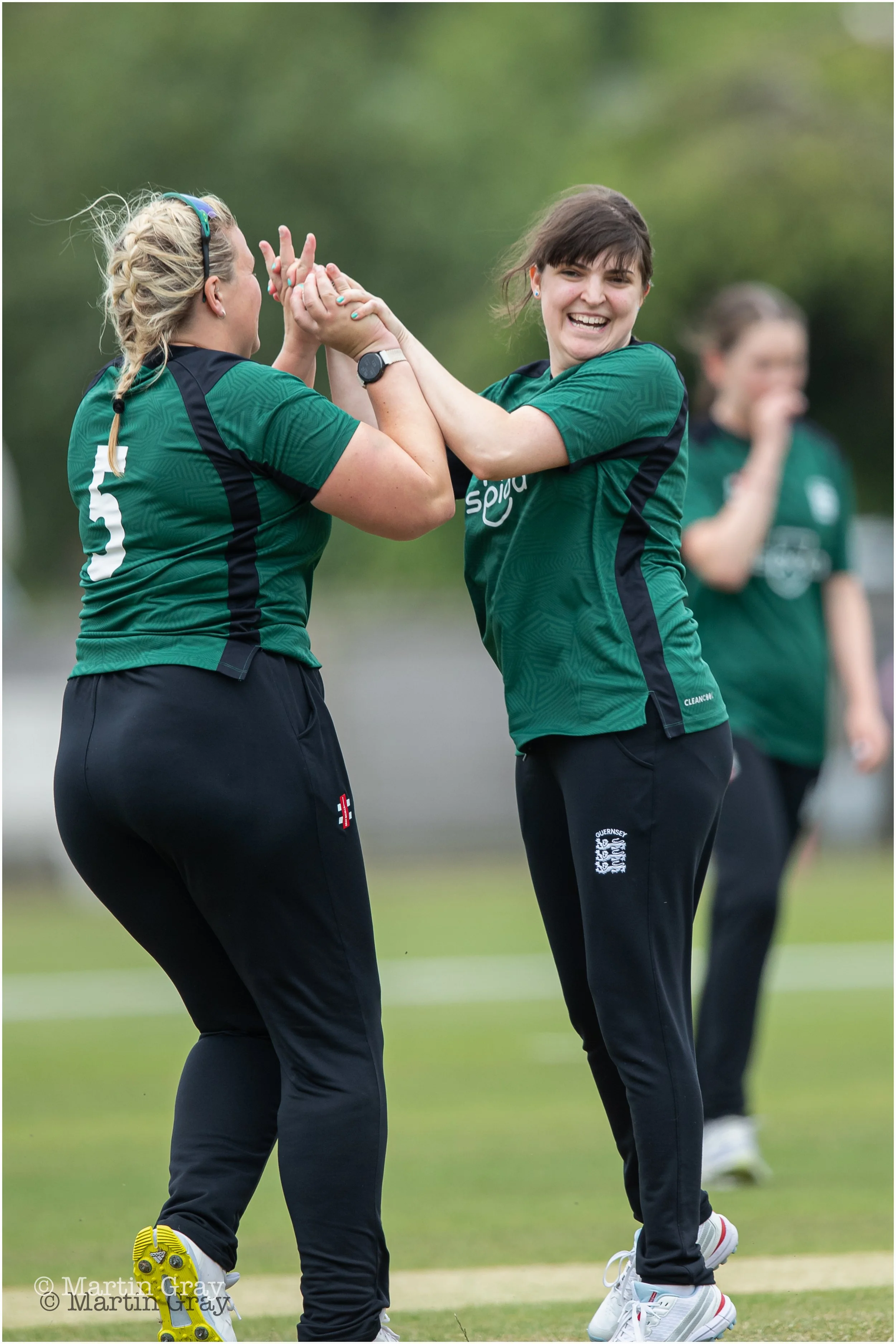 Guernsey Wicket celebration Rosie Home-3819.jpg
