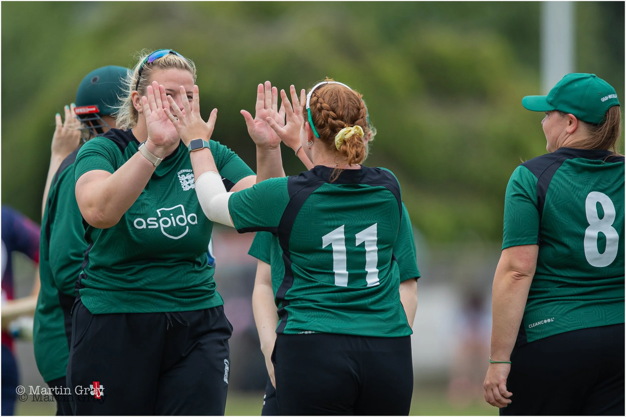 Guernsey Wicket celebration-3843.jpg