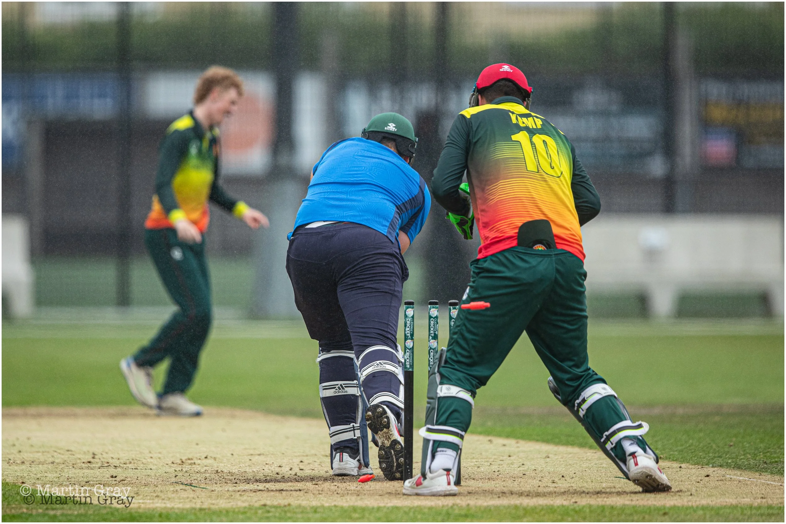 Lucas Barker is bowled-7696.jpg