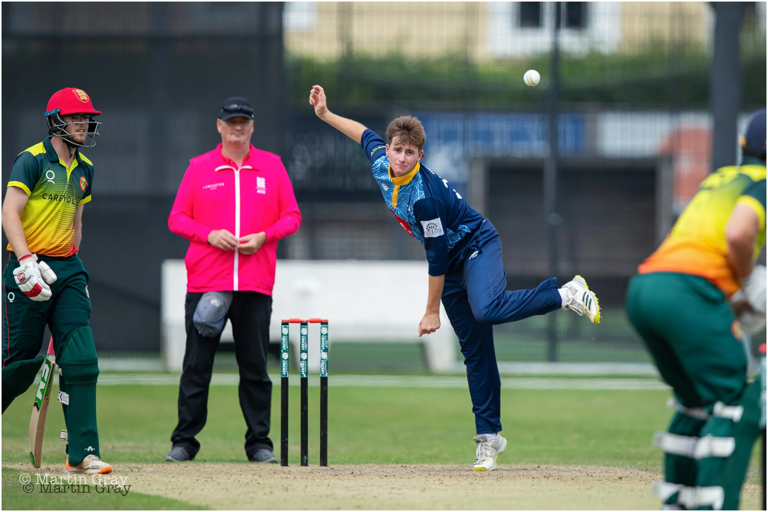 Dan Brown bowling to Smith-9421.jpg