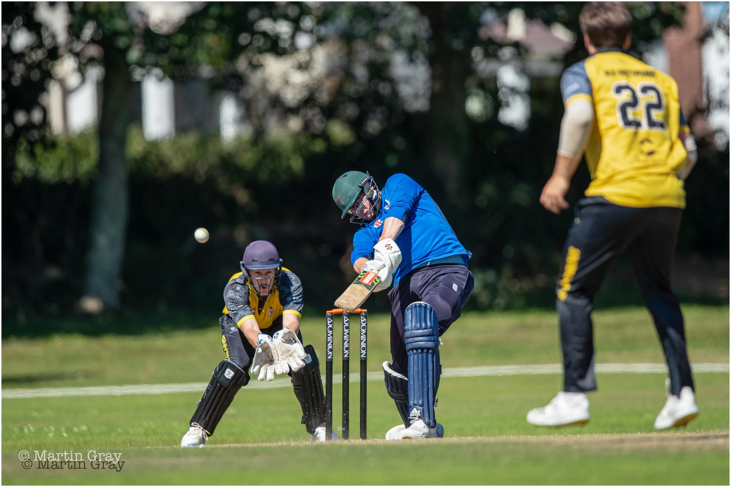 Dean Moulder drives on the up through the offside-0507.jpg