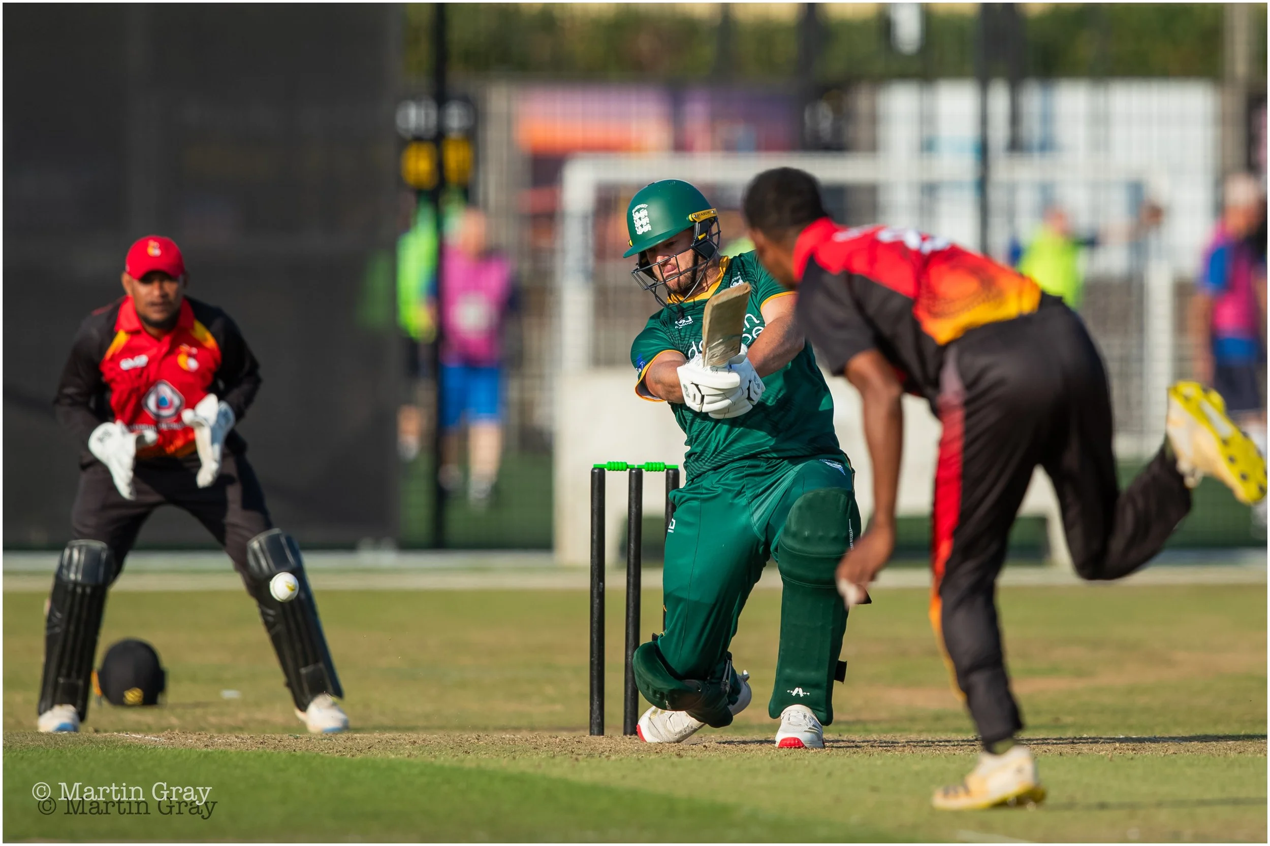 Martin-Dale Bradley drives through the offside-5211.jpg