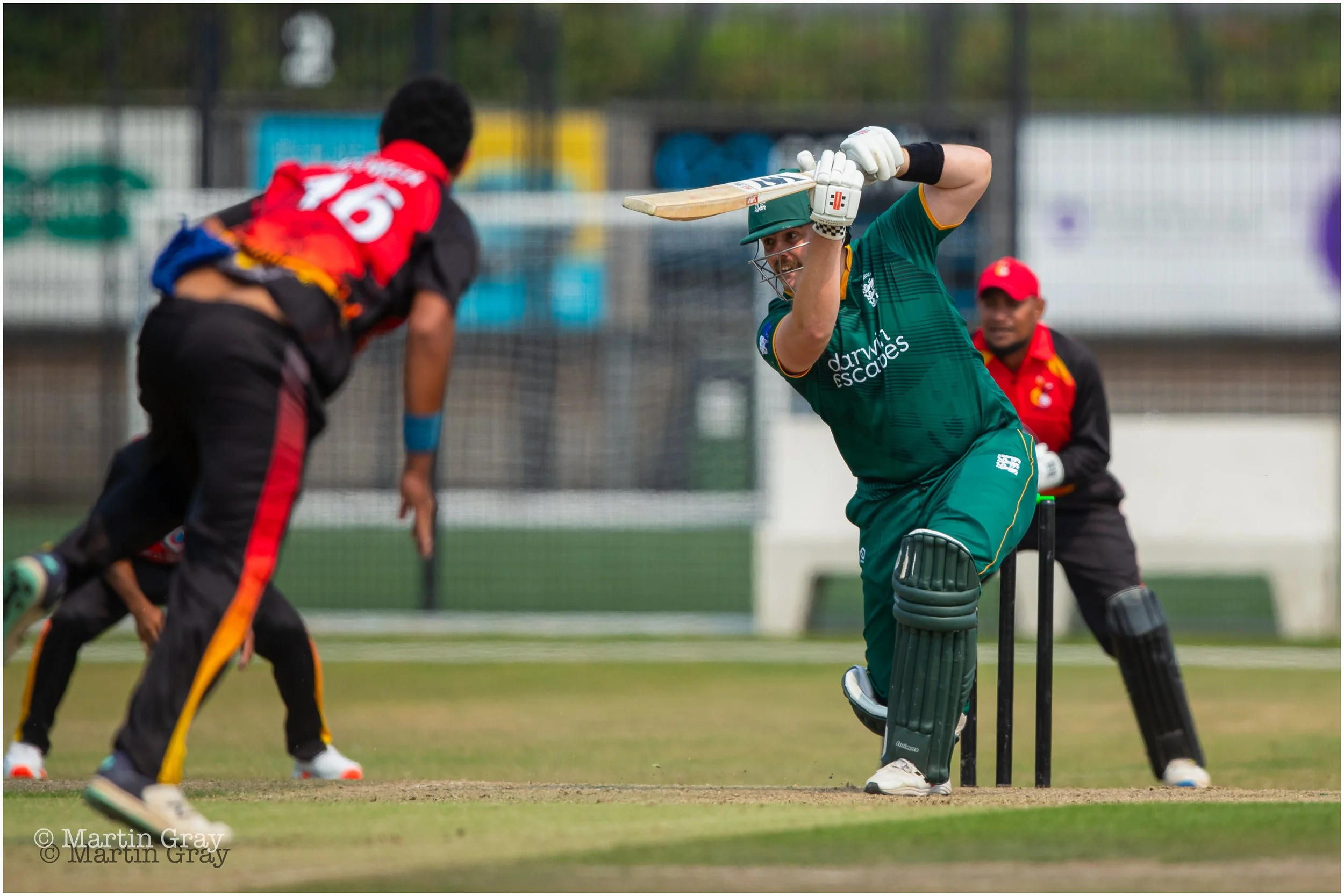 Lucas Barker drives on the offside-6270.jpg