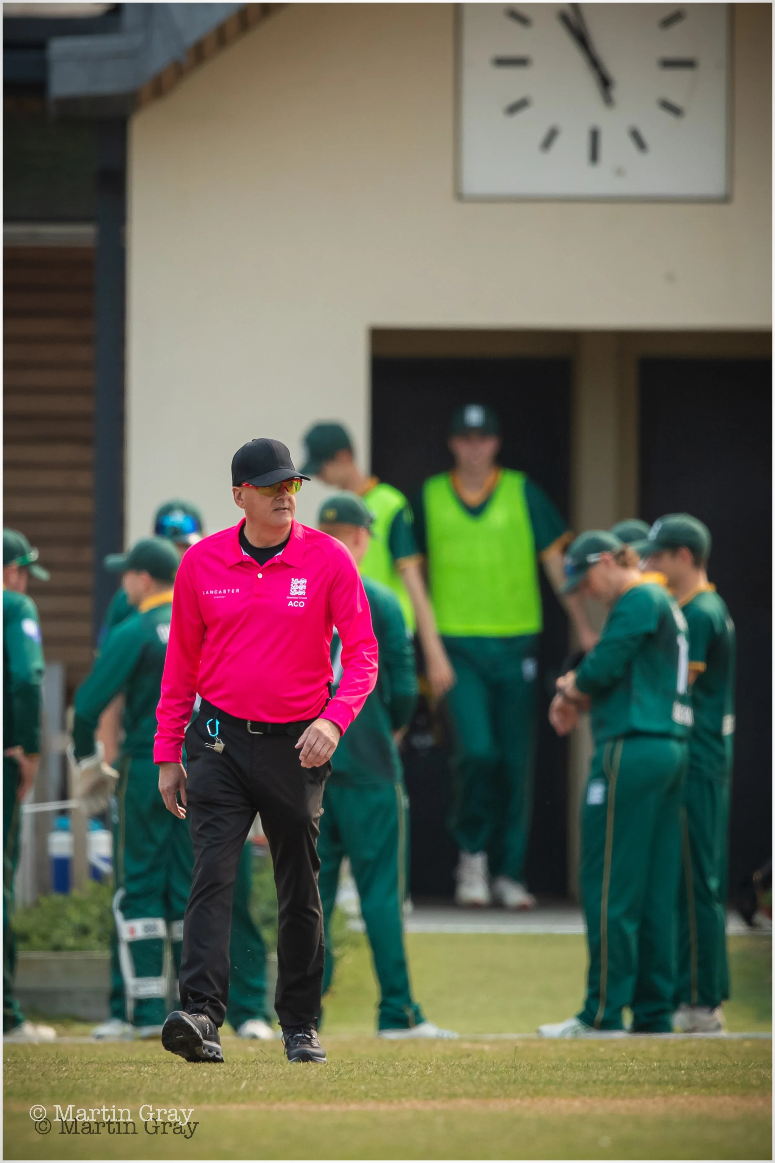 Umpire Heath Kearns-5634.jpg