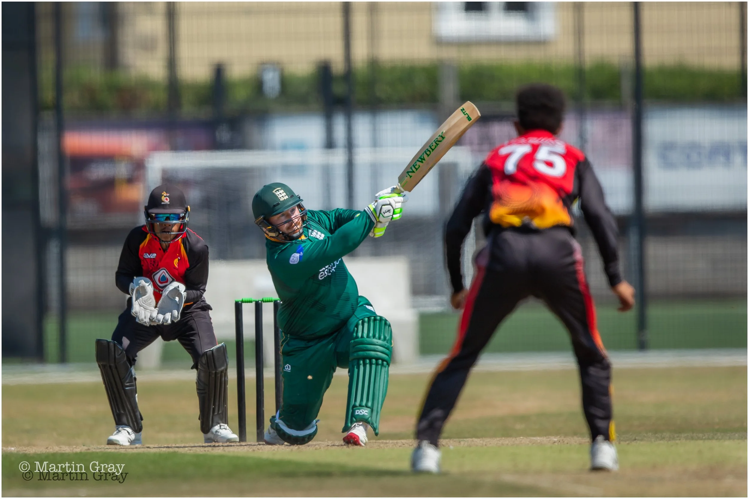 Alex Bushell smashes a six-6872.jpg