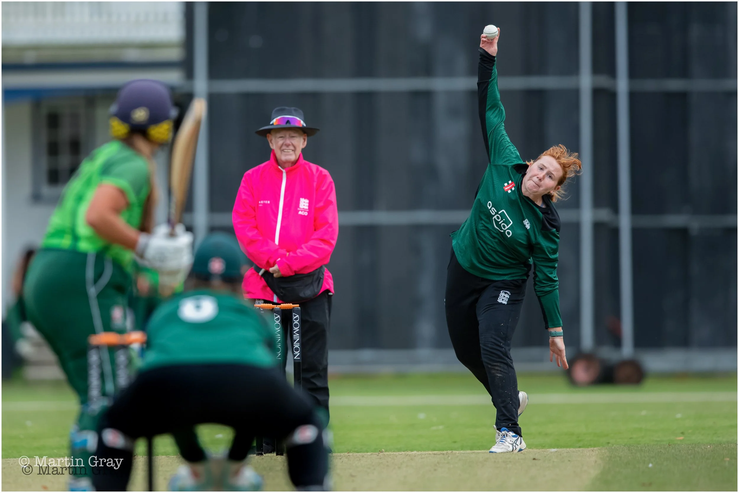 Amelia Wheatcroft bowling to Nicole Beesley-8346.jpg