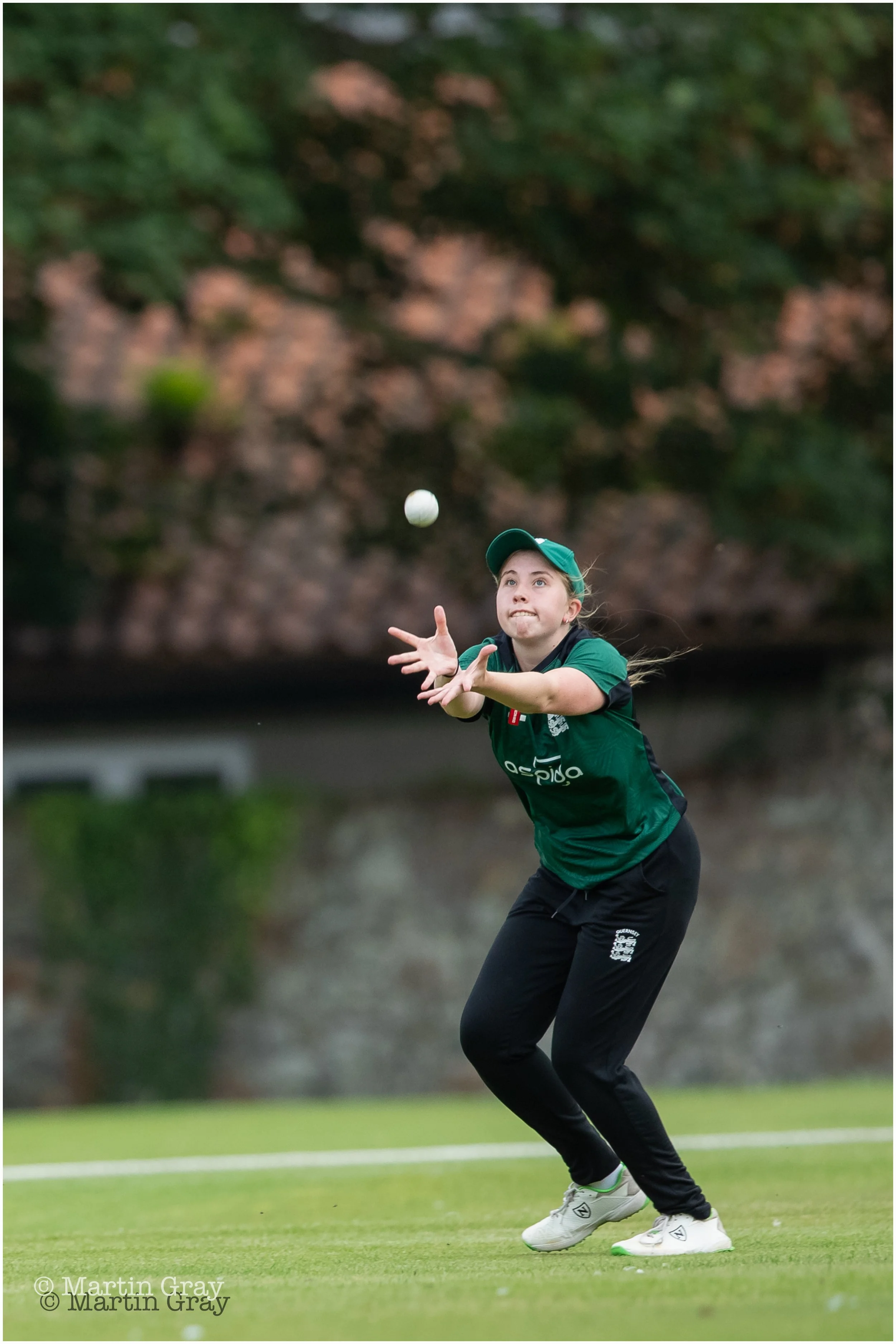 Annie Le Ray catch-2.jpg