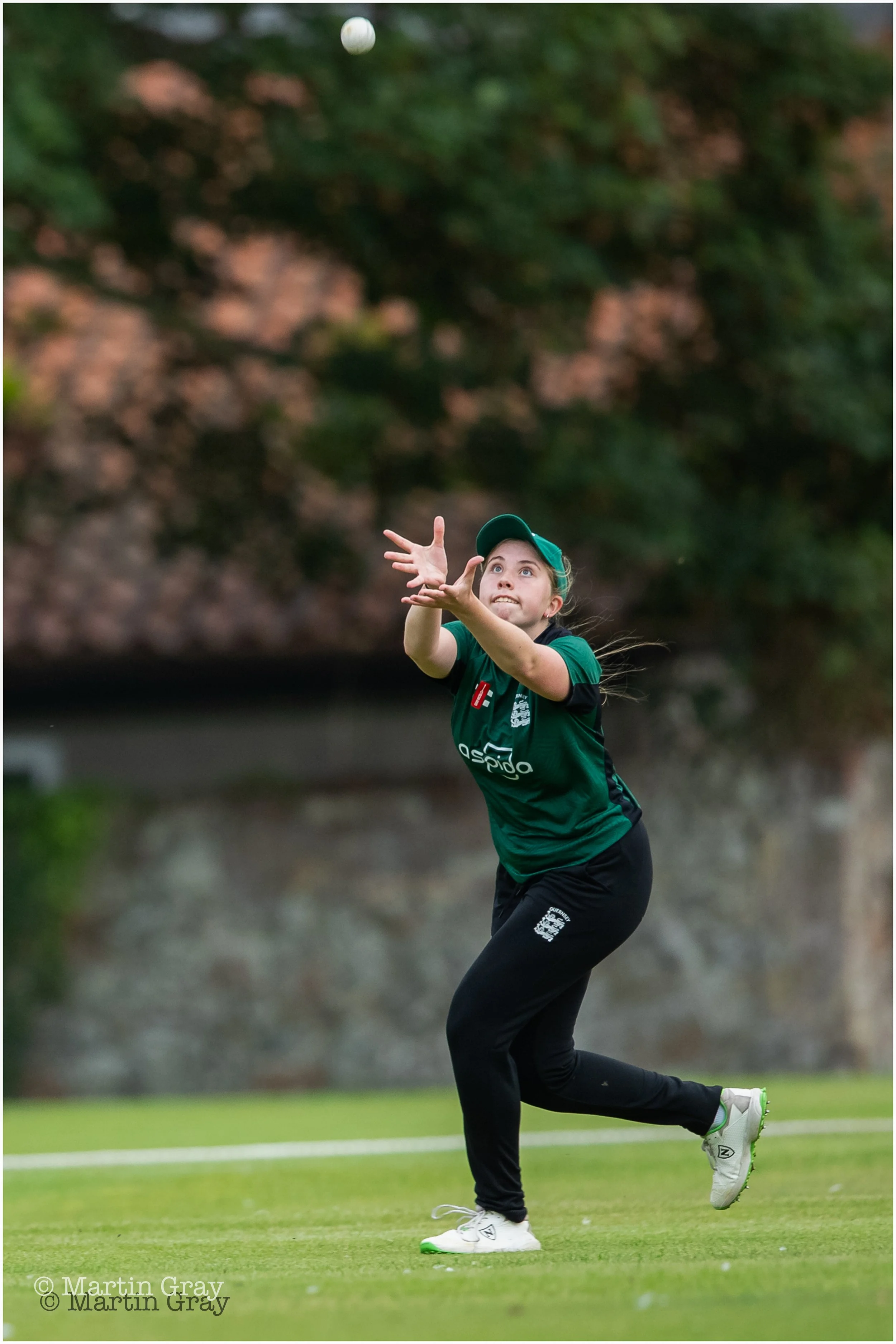 Annie Le Ray catch-8349.jpg