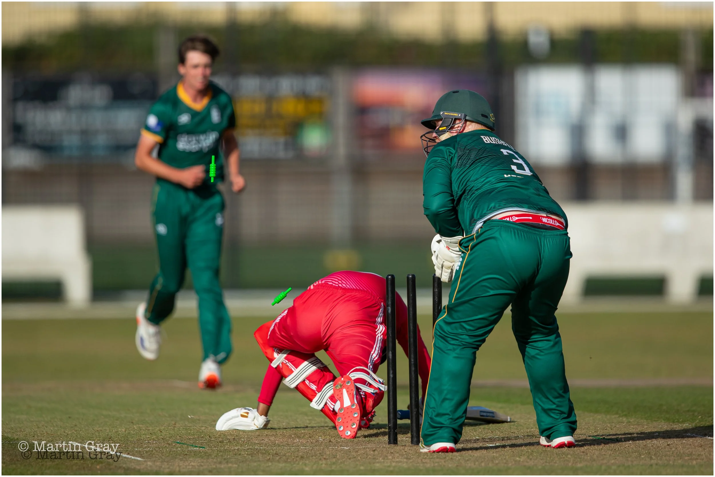 Alex Bushell stumps Diyon Johnson-0904.jpg