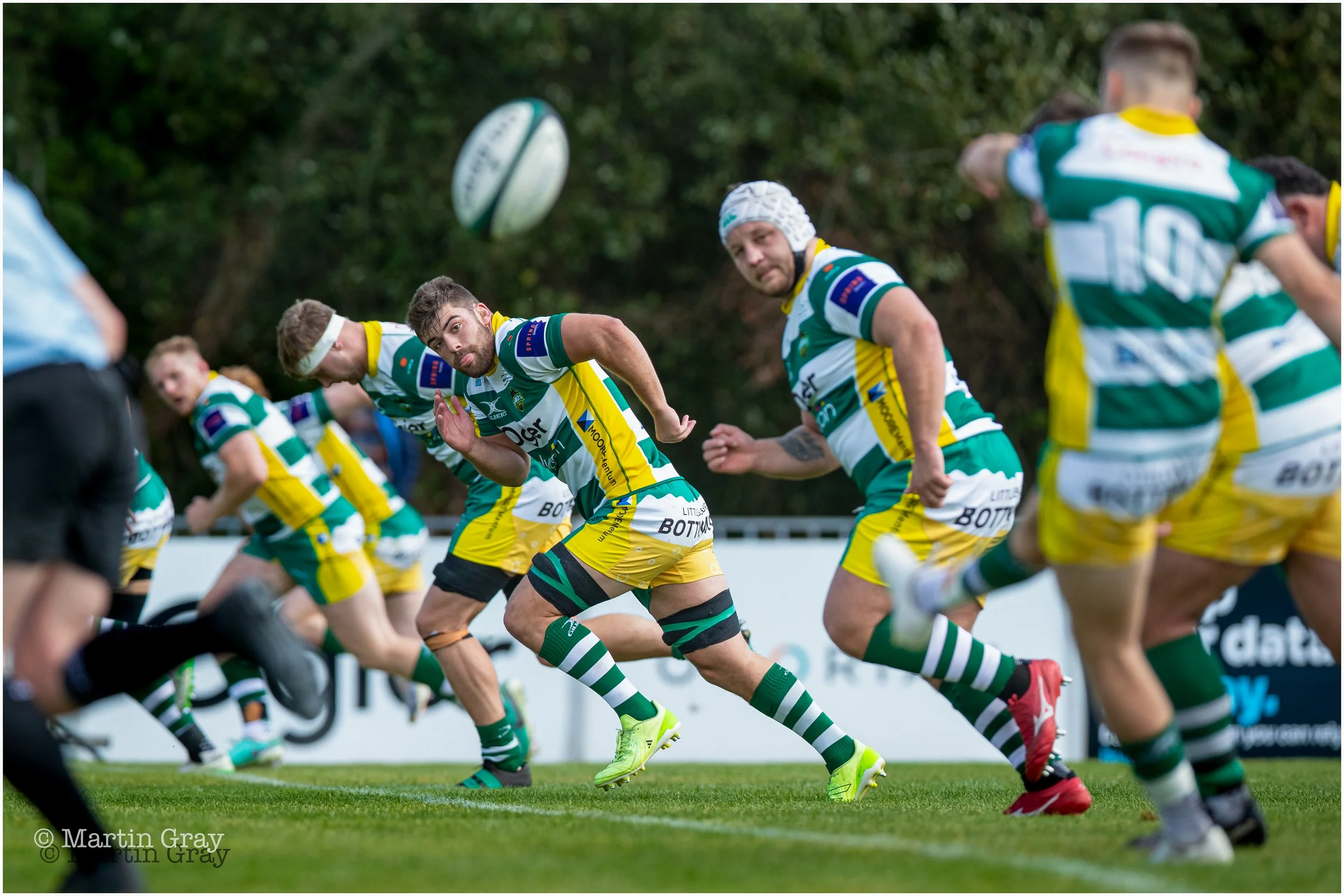 Matt Creber charges as Raiders kick off-7278.jpg
