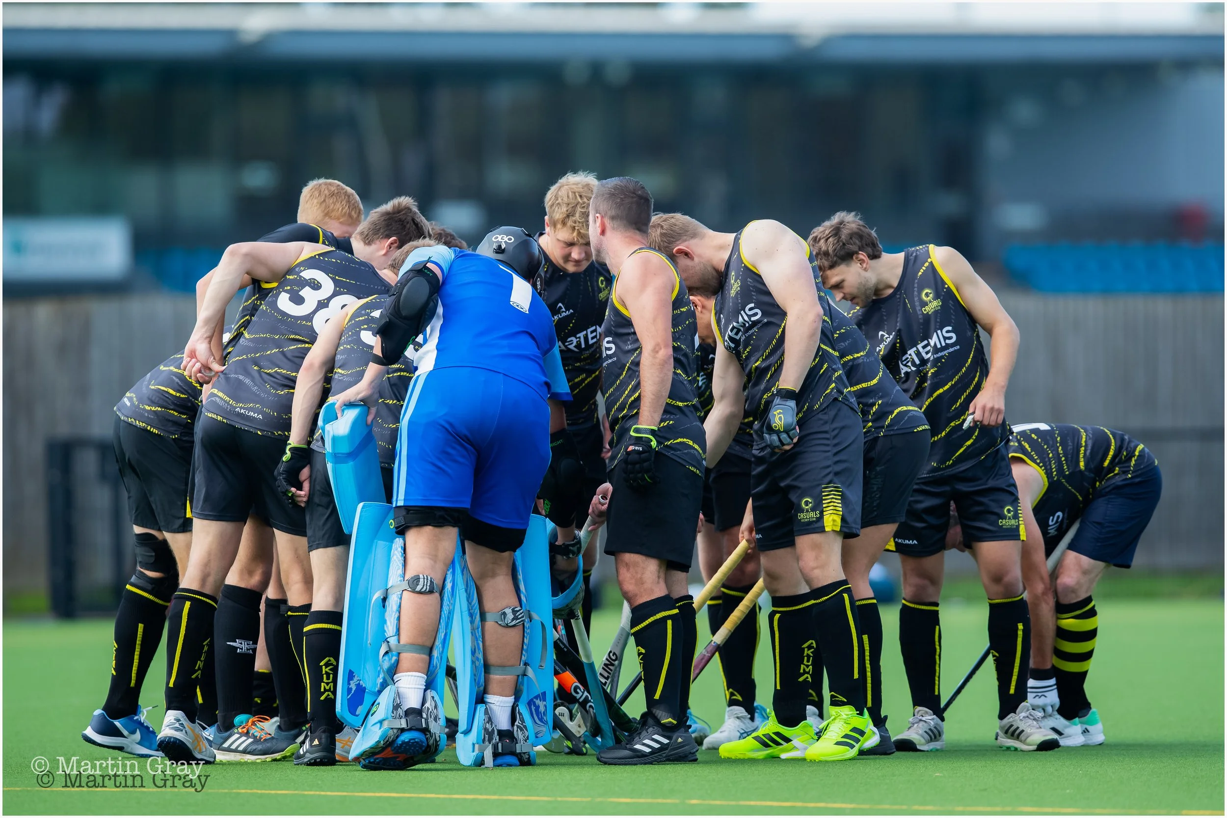 Casuals Team huddle-8580.jpg