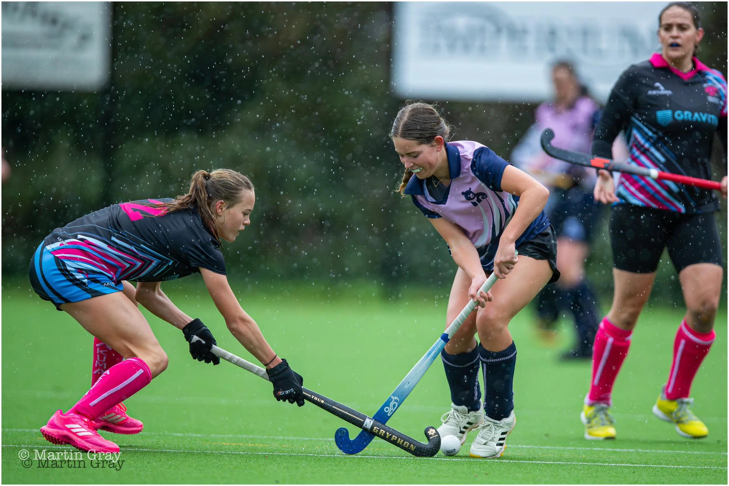 Cubs and Panthers battled hard in the centre ground-1526.jpg