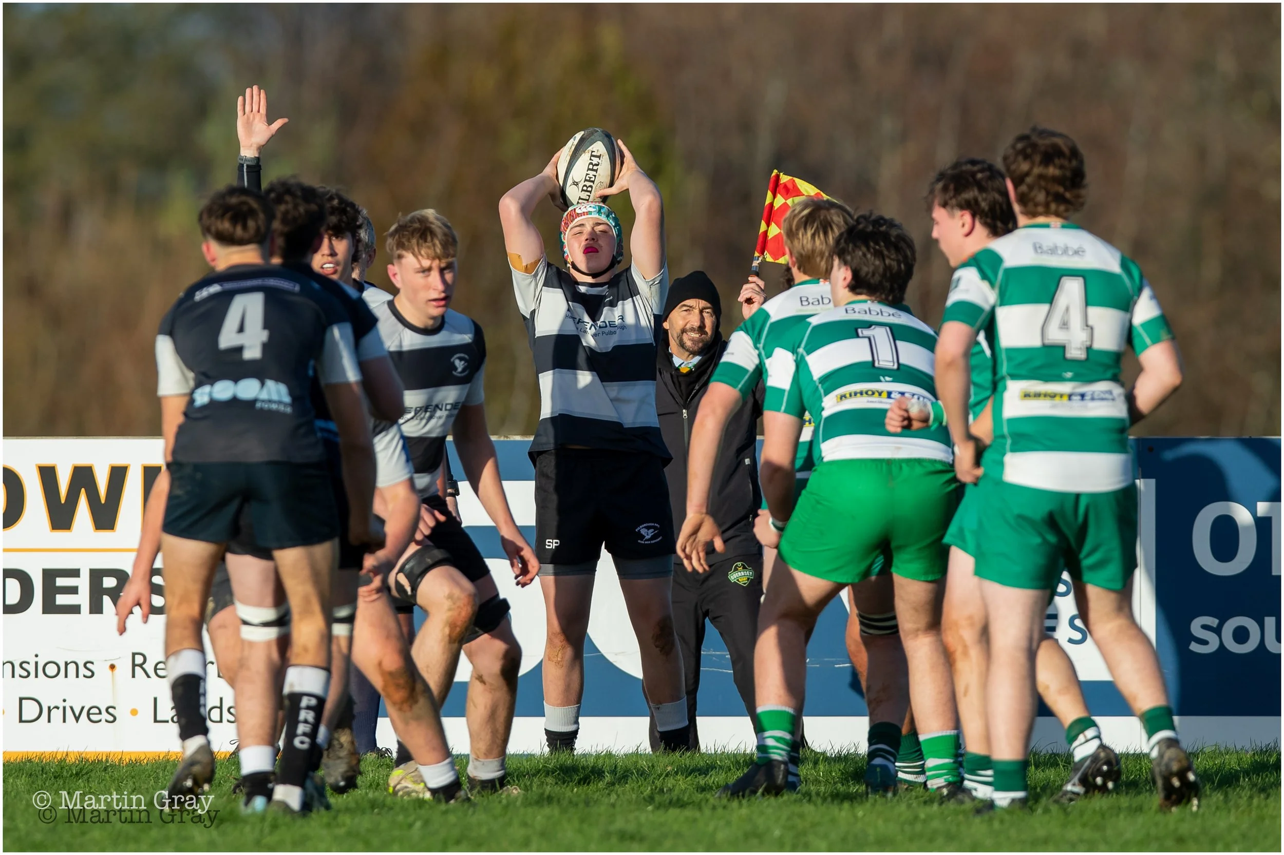 Lineout with Joe Paul in background-1832.jpg