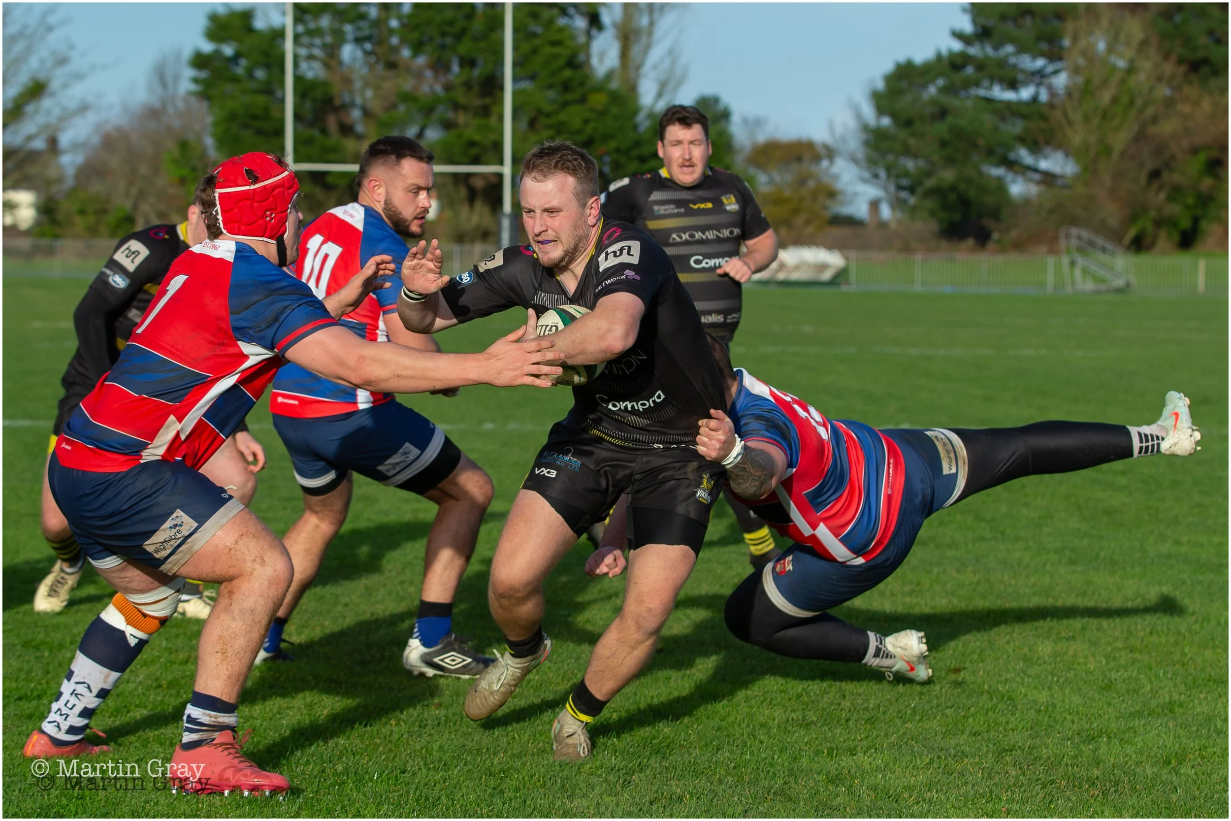 Callum Gladstone looks to break through the opposition back line-5813.jpg
