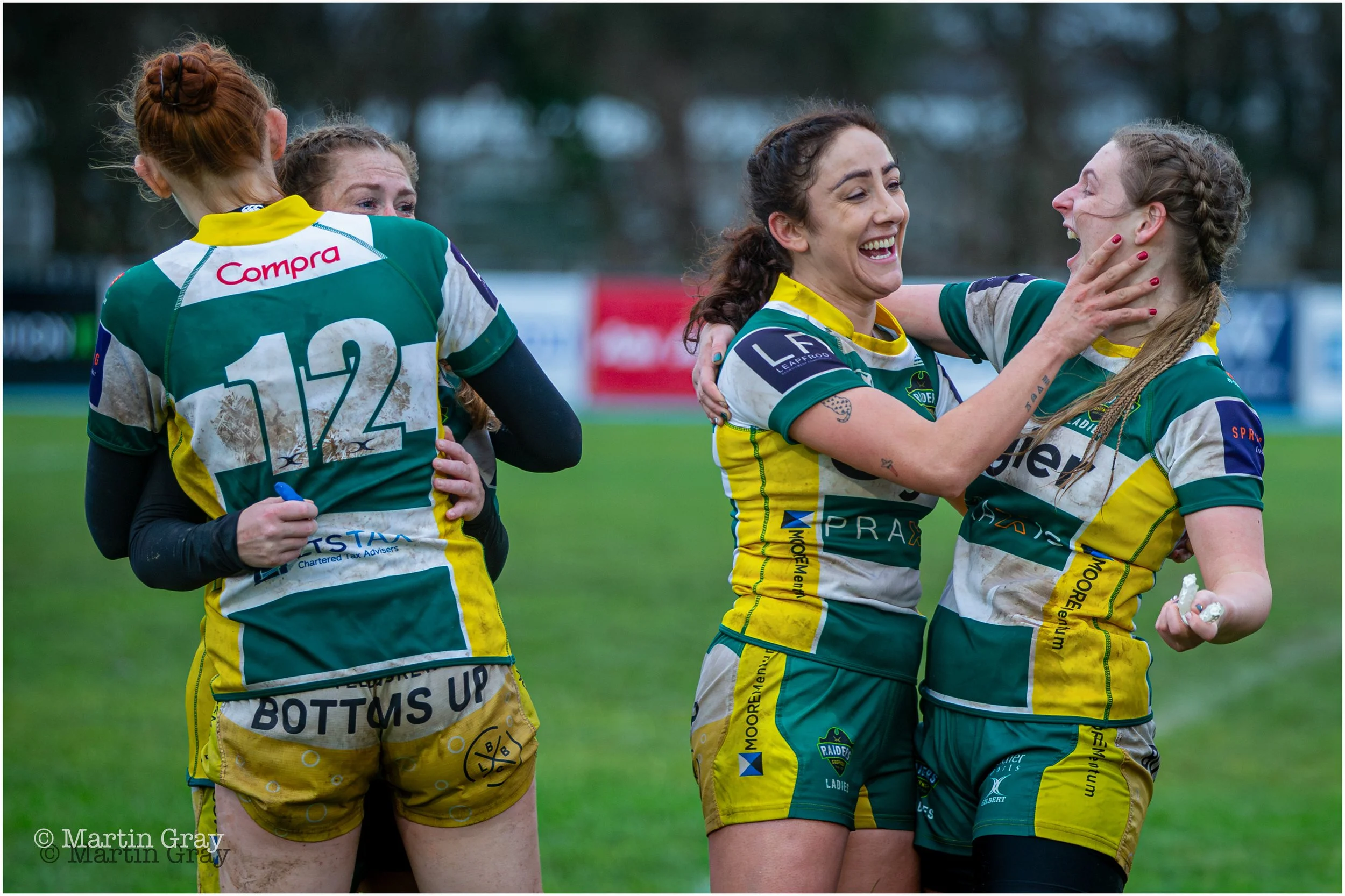 Raiders Ladies celebrate on the final whistle with Ness Brown and Cara Fitzpatrick-7699.jpg