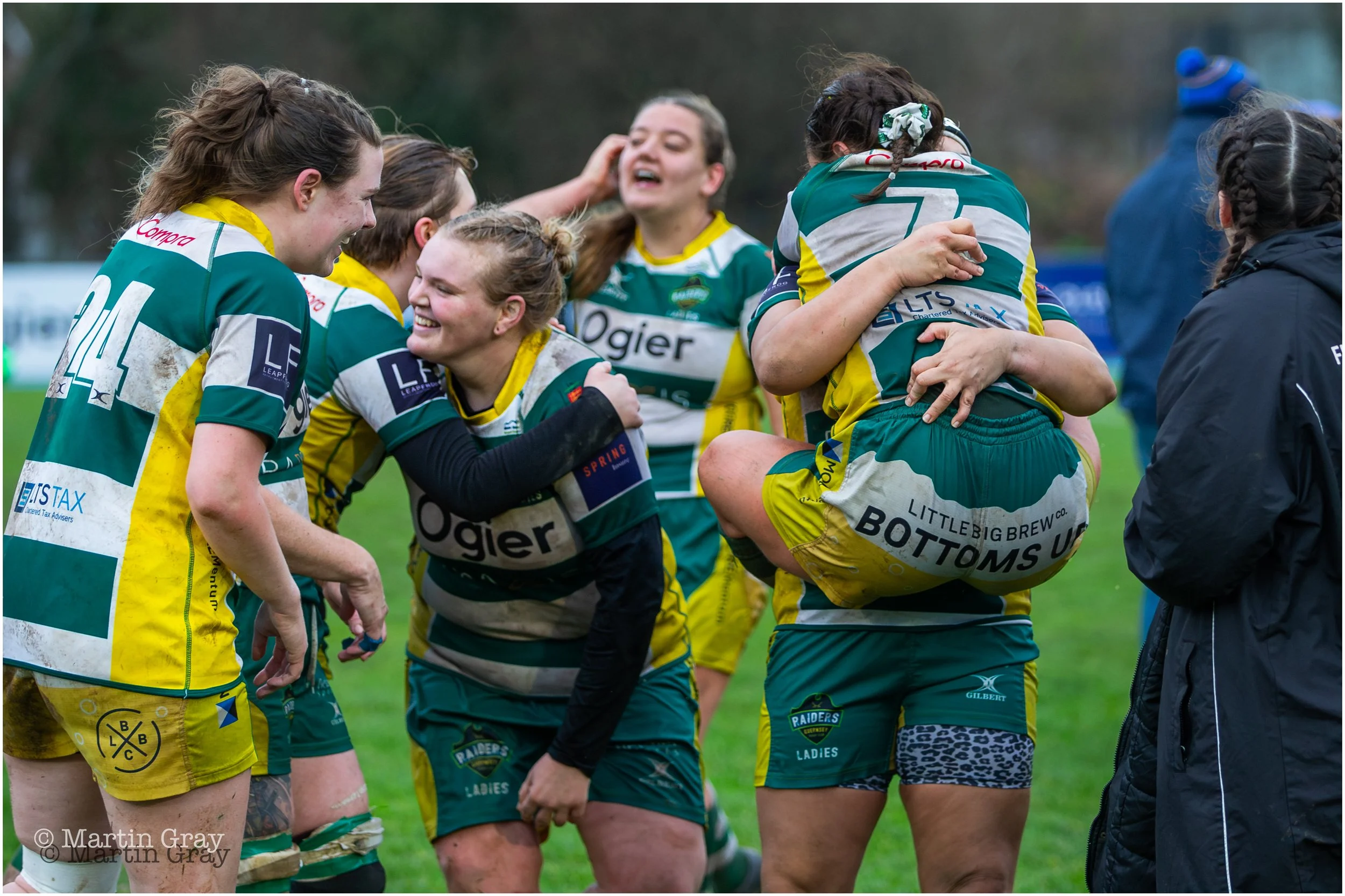 Raiders Ladies end game celebrations-7701.jpg