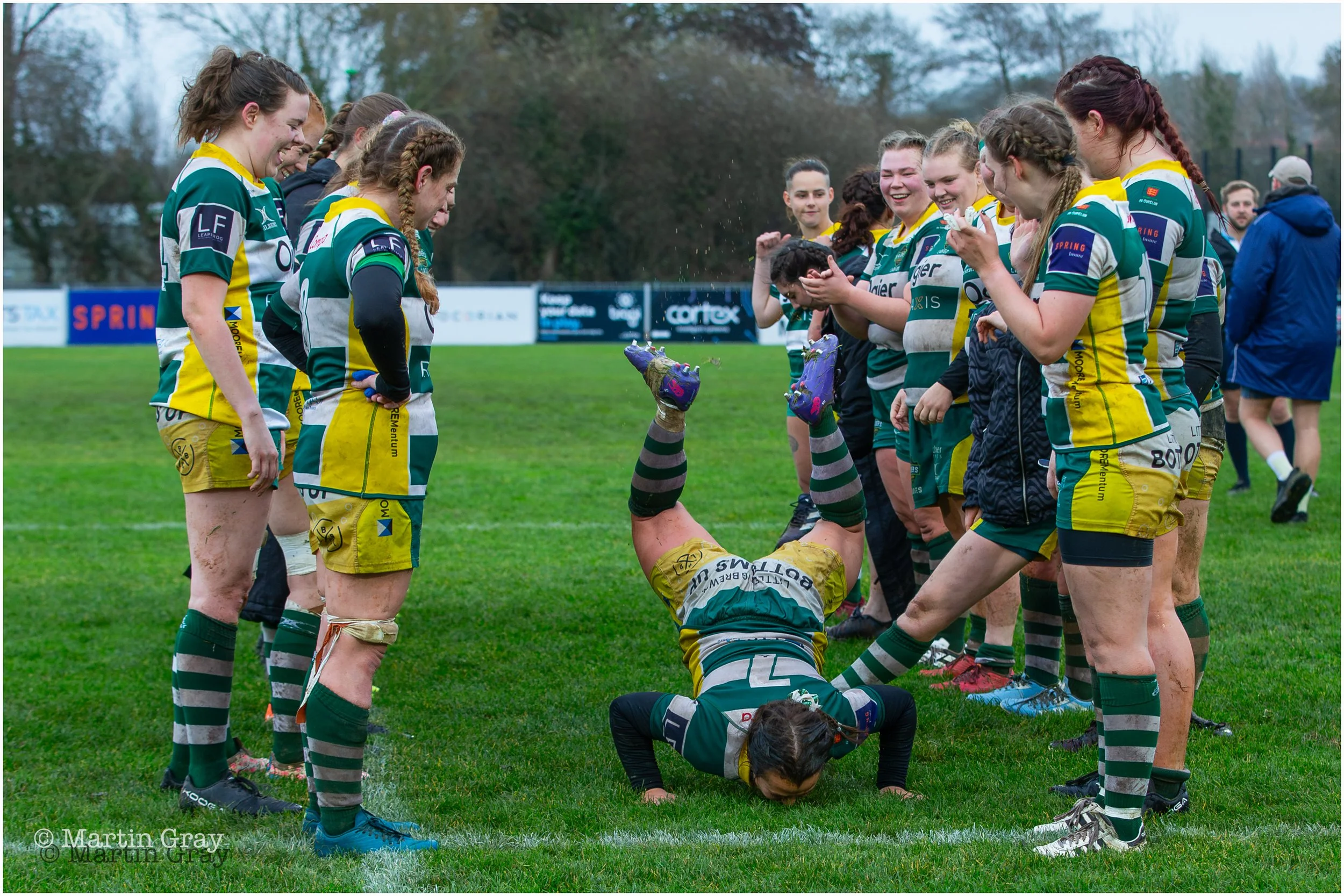 Raiders Ladies wait for the tunnel to form-7728.jpg