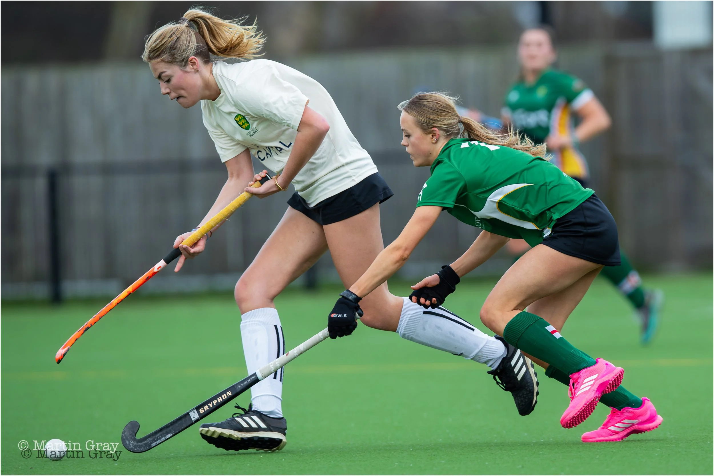 Minnie Swaisland winning ball from Claudia Bailey-7030.jpg