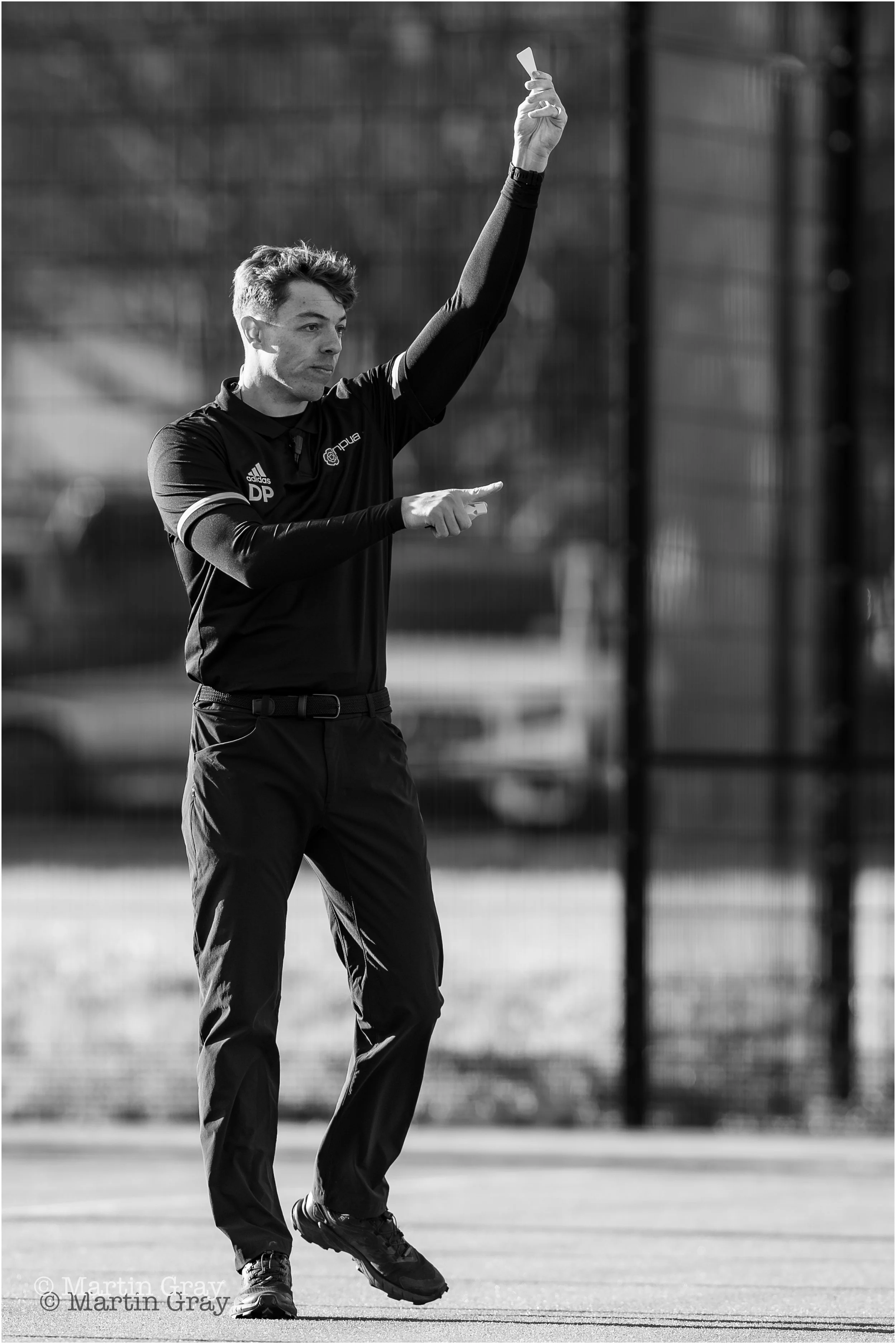 Umpire Dougal Perfitt-7901.jpg