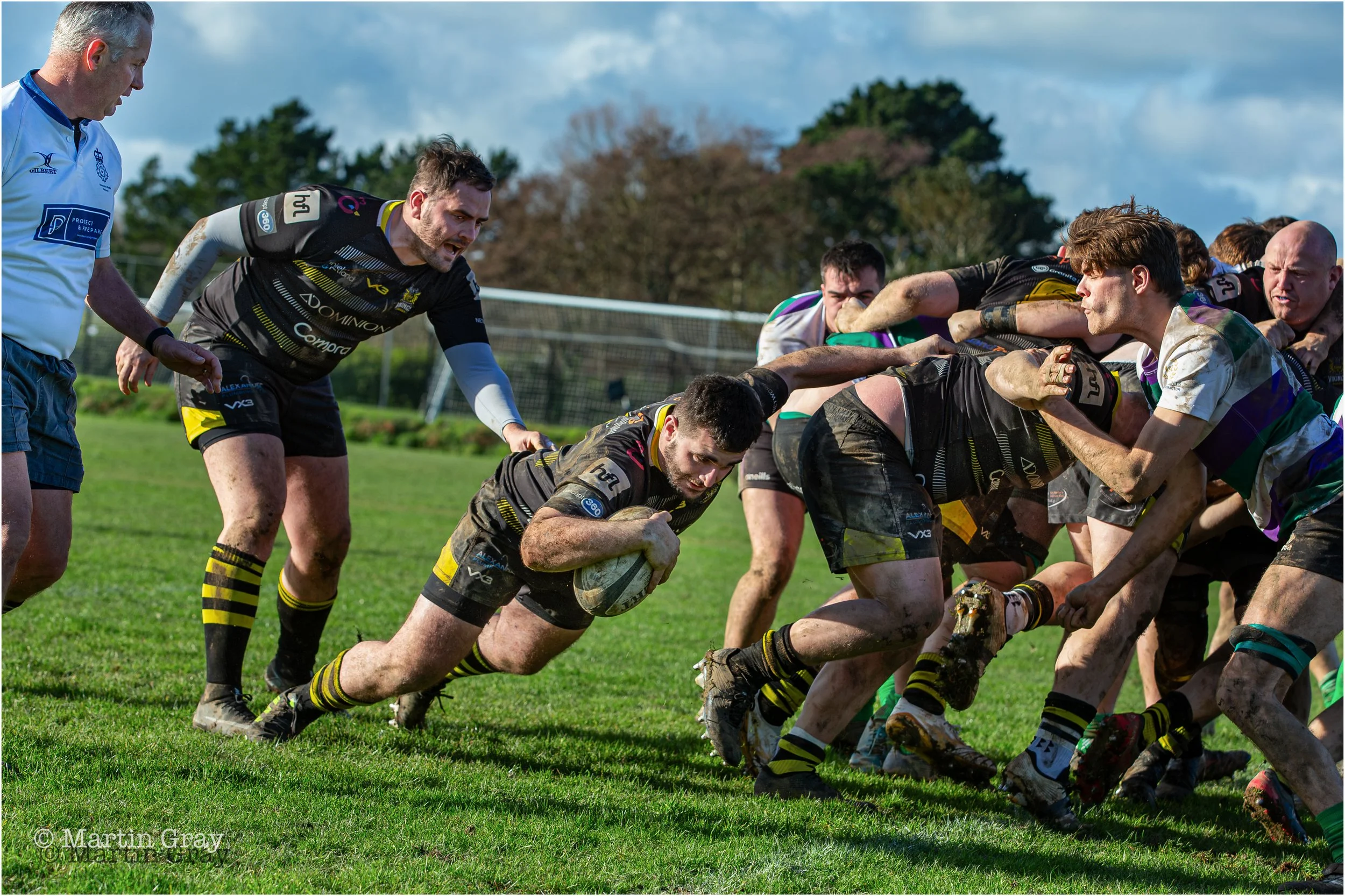 Phil Le Noury goes over for a second half Try-8520.jpg