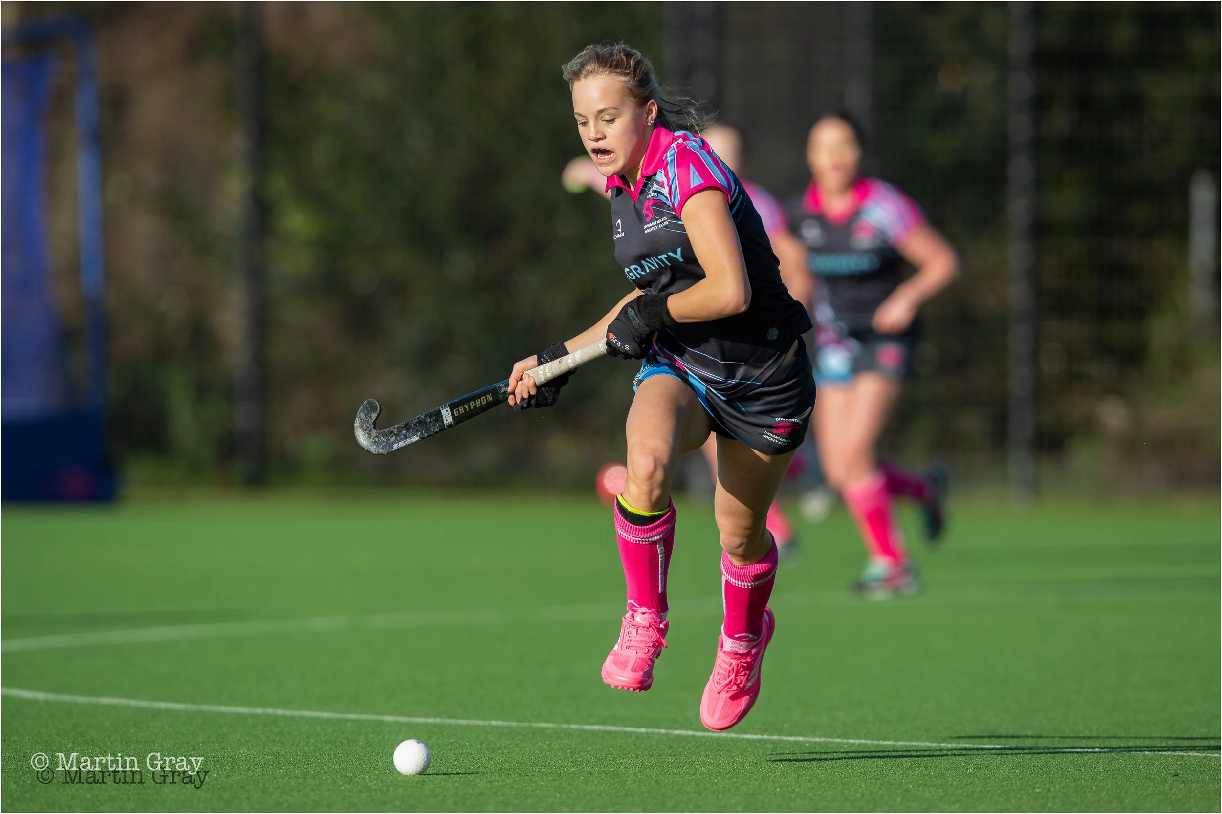 Claudia Bailey brings the ball out of defence-0778.jpg