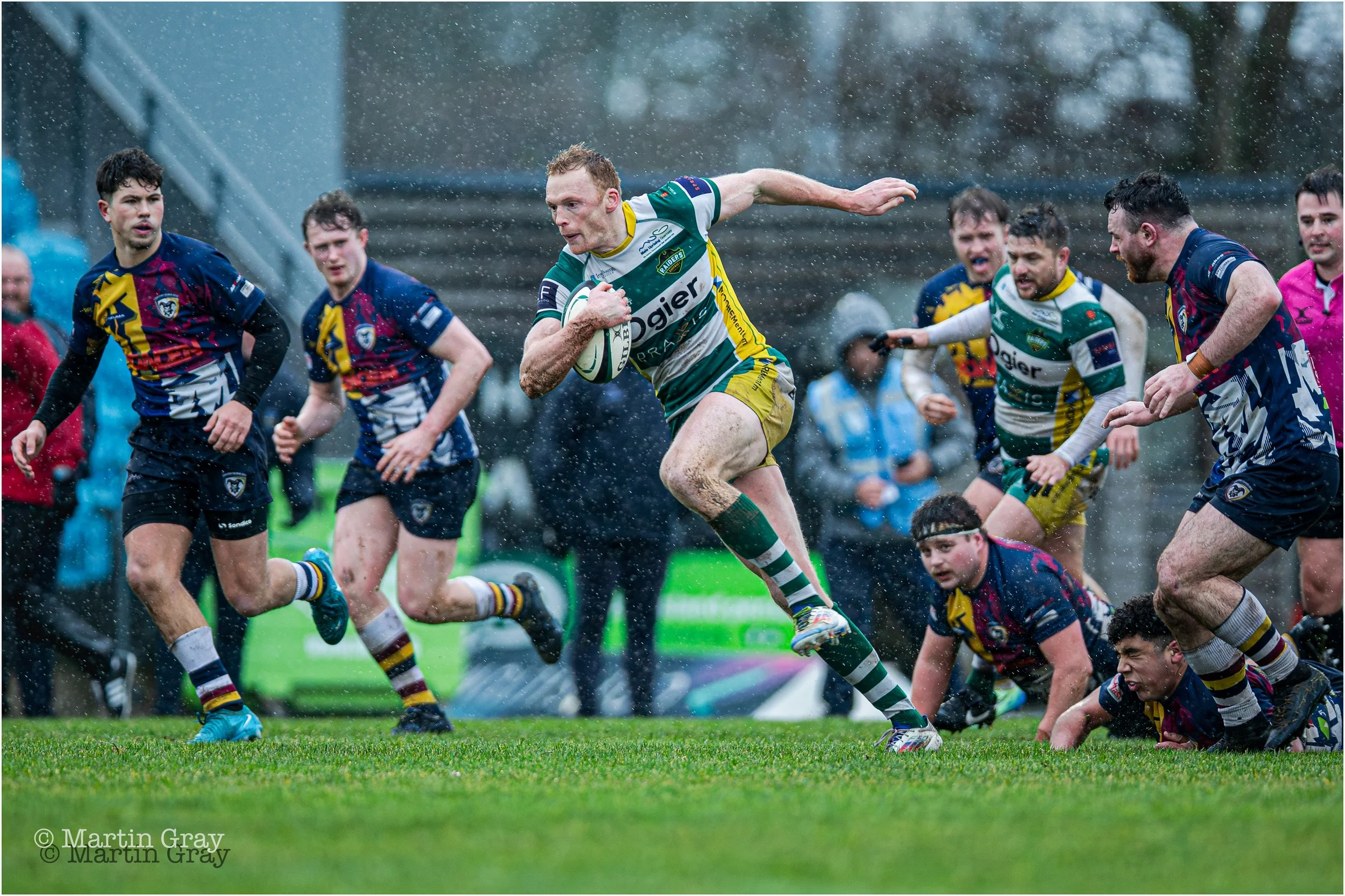 Anthony Armstrong breaks on his own 22-3348.jpg