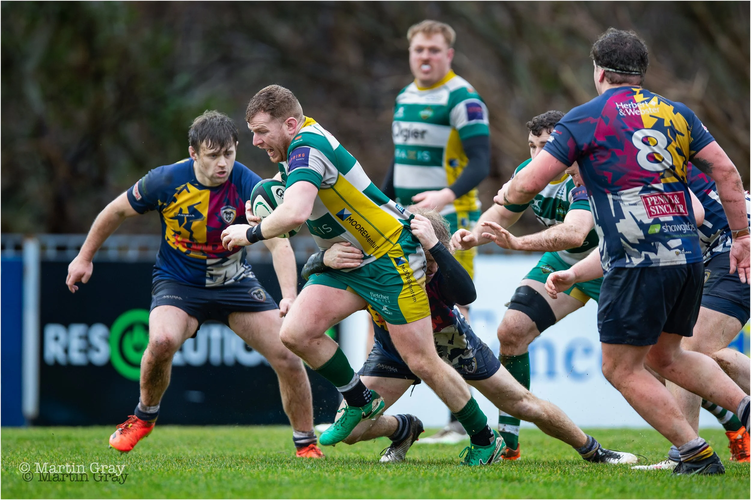 Dom Rice breaks the Quins line in the second half-3566.jpg