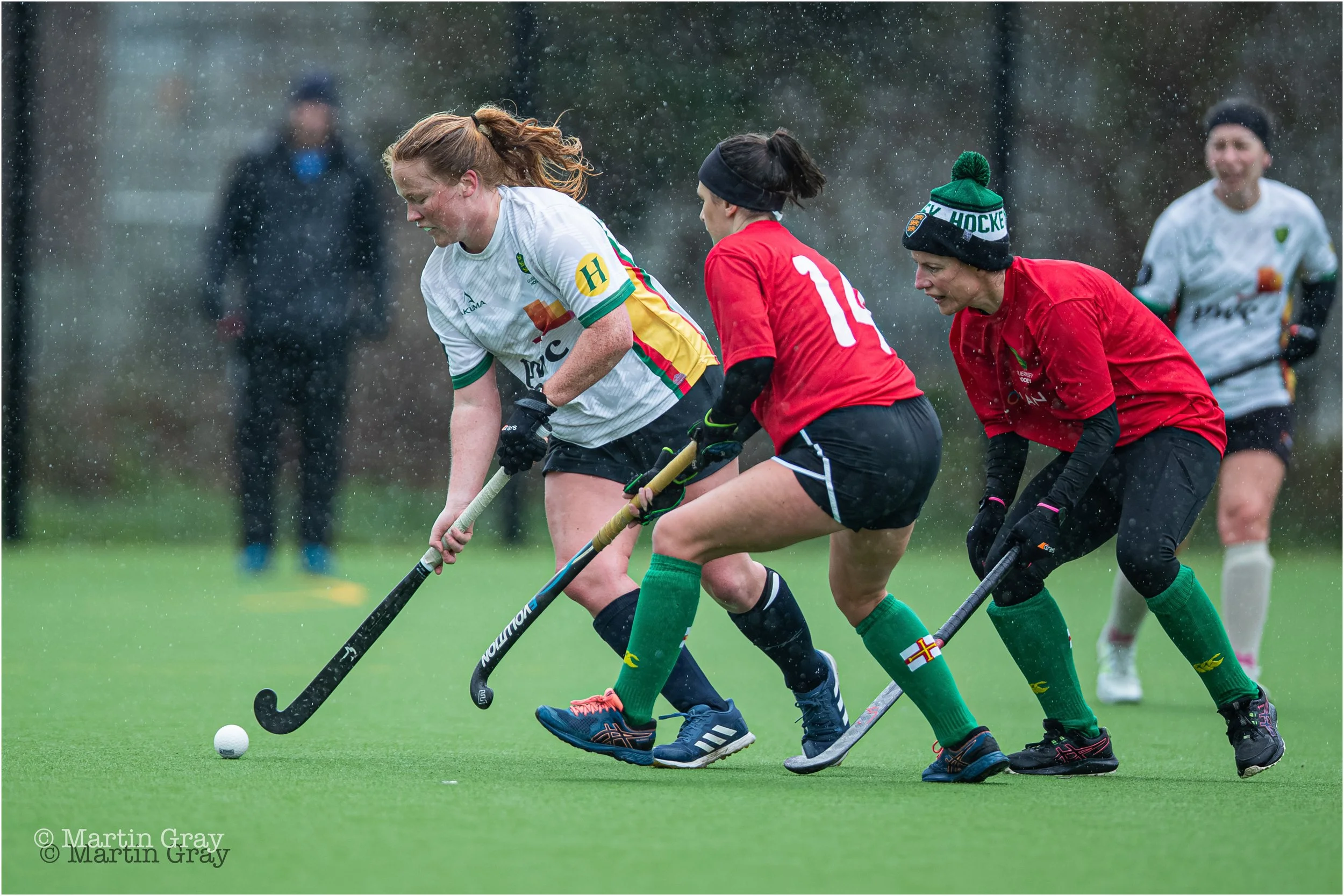 Teya Sheppard presses Laura Campbell and Micki Byrom-2995.jpg