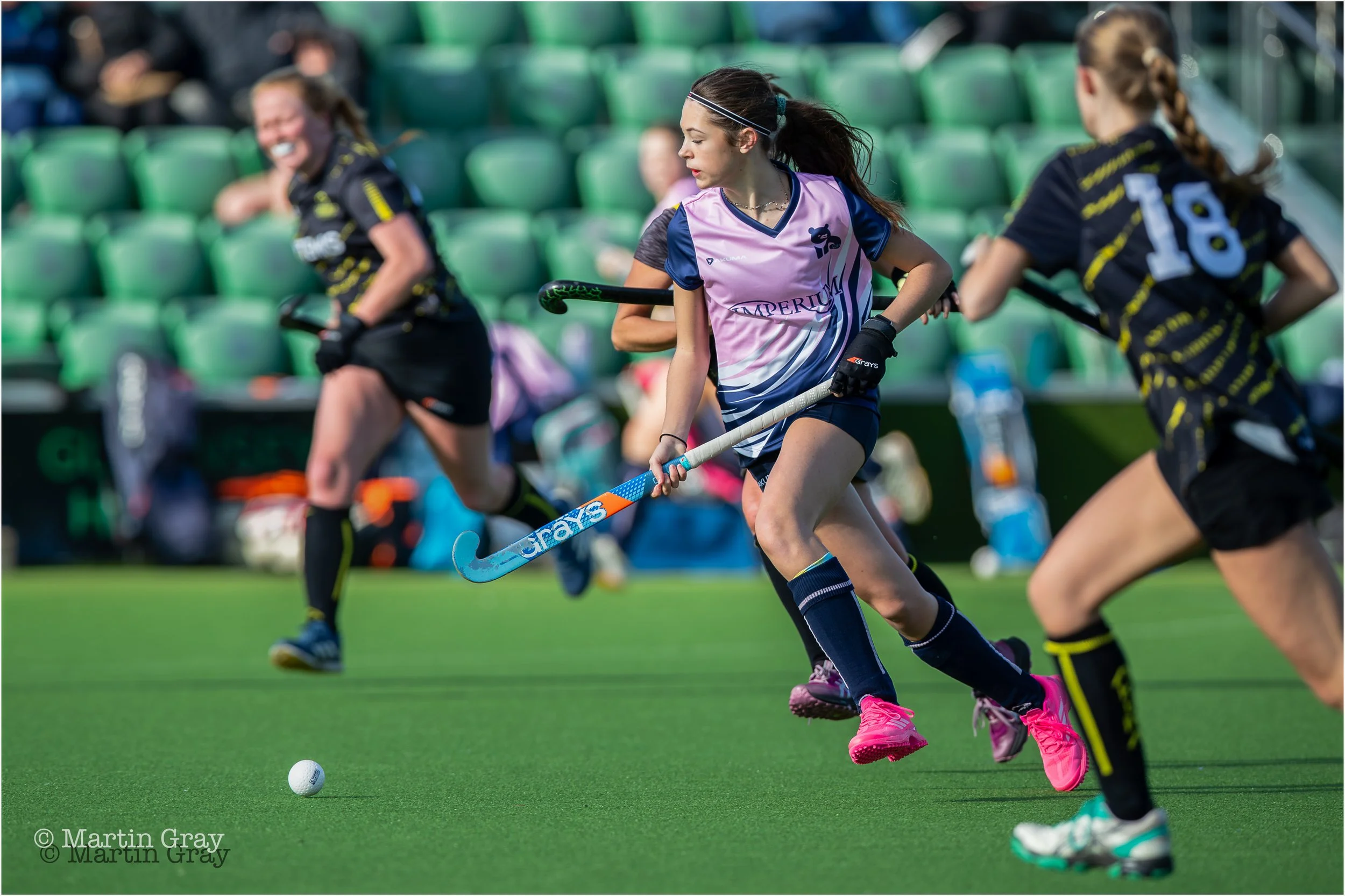 Freya Ingrouille breaks inside the Casuals half-4099.jpg