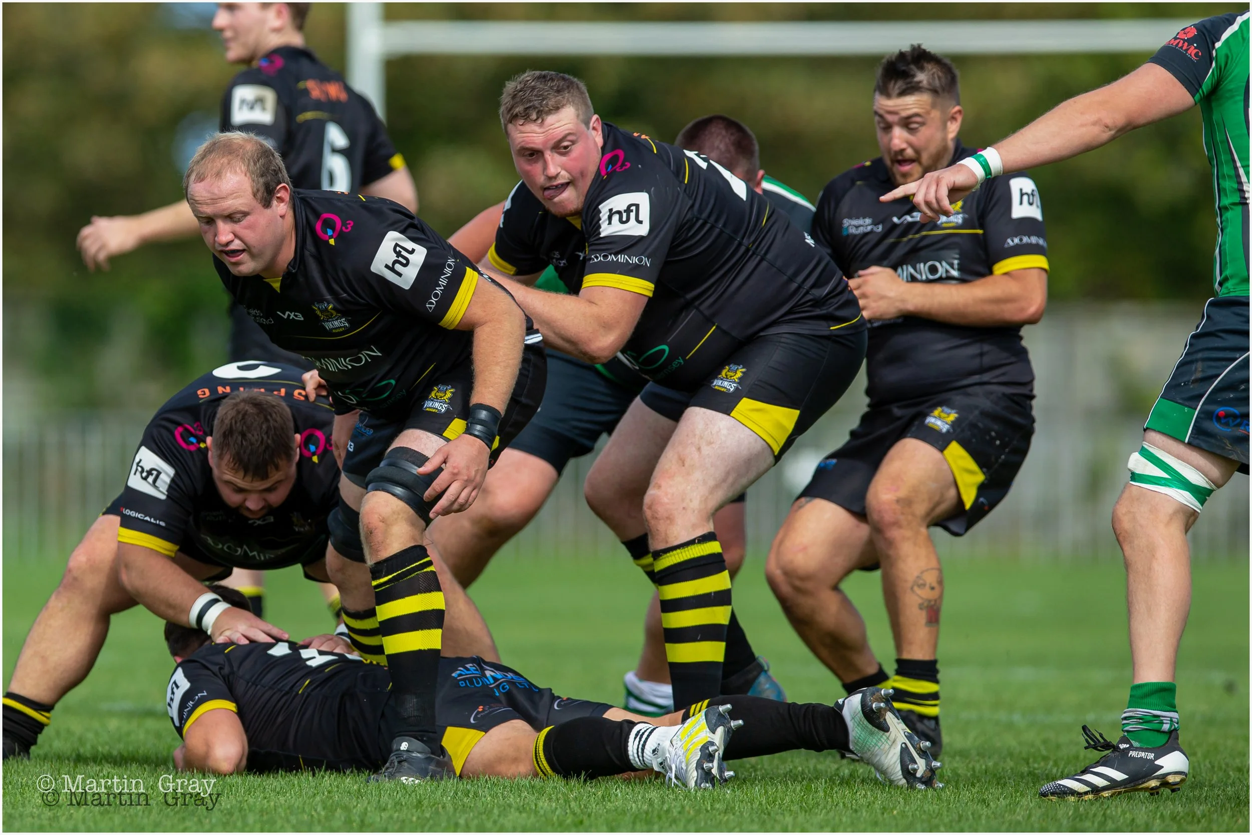 Vikings ruck-2843.jpg