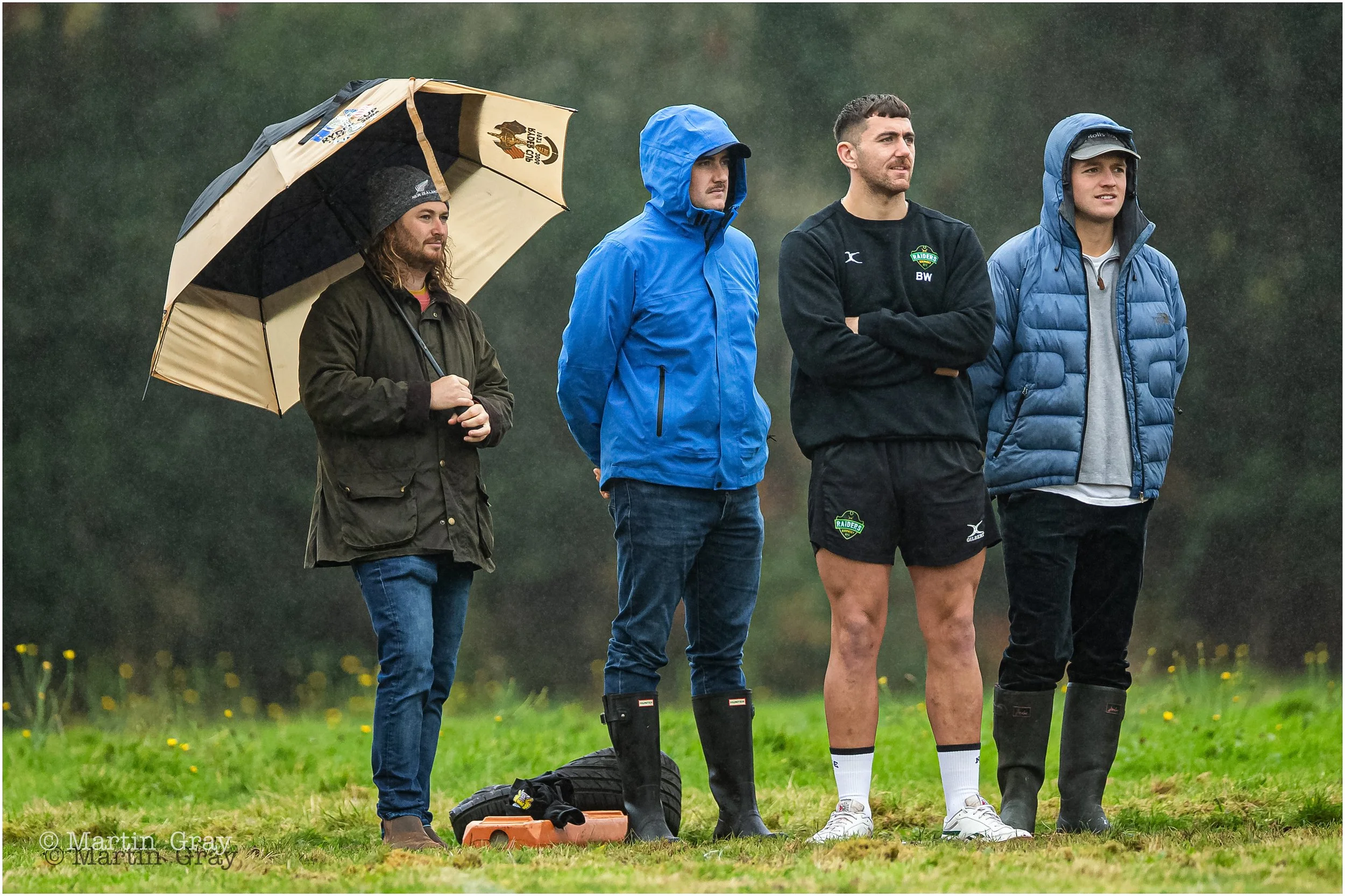 Vikings support in rain-5746.jpg