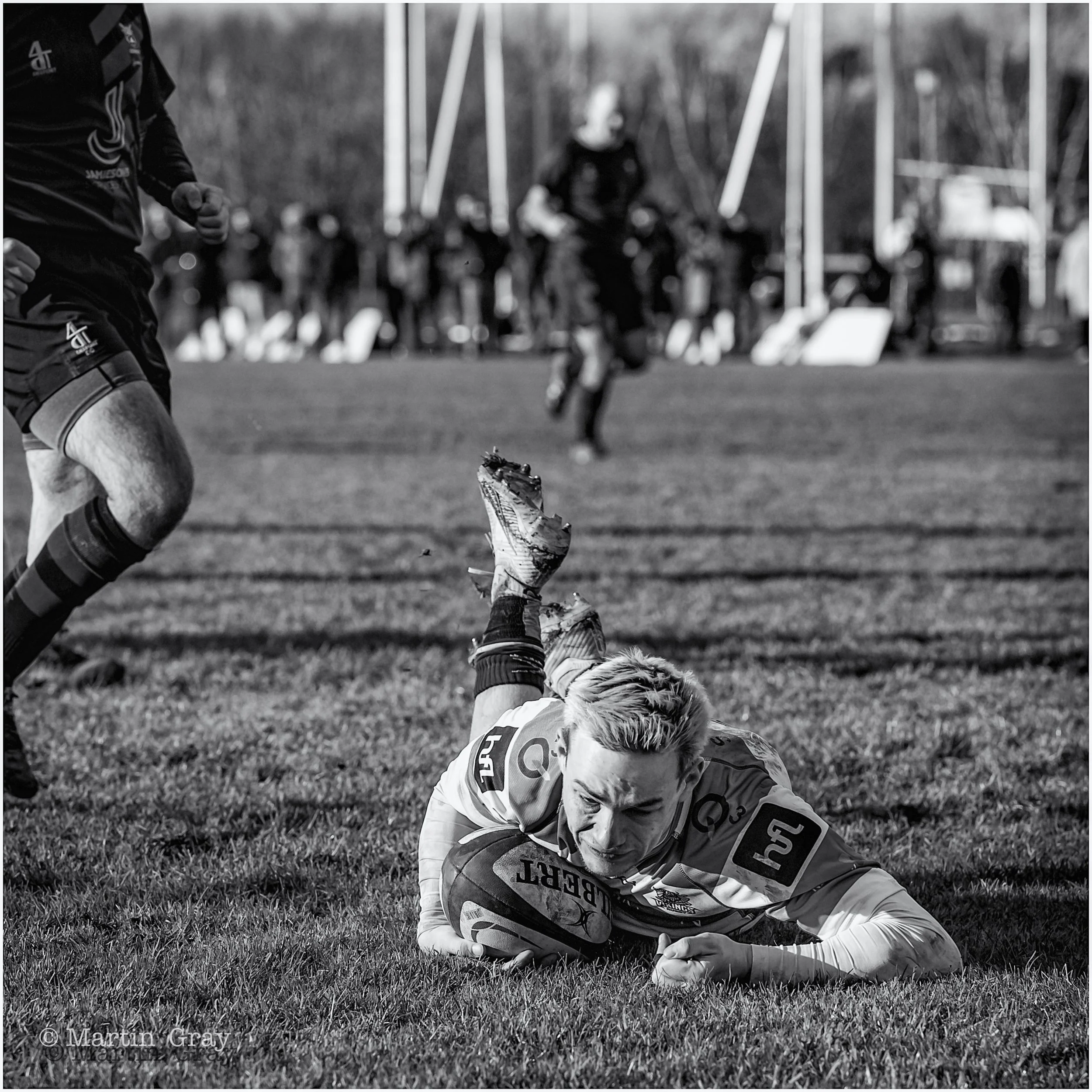 Charlie Simmonds Try B+W-4544.jpg