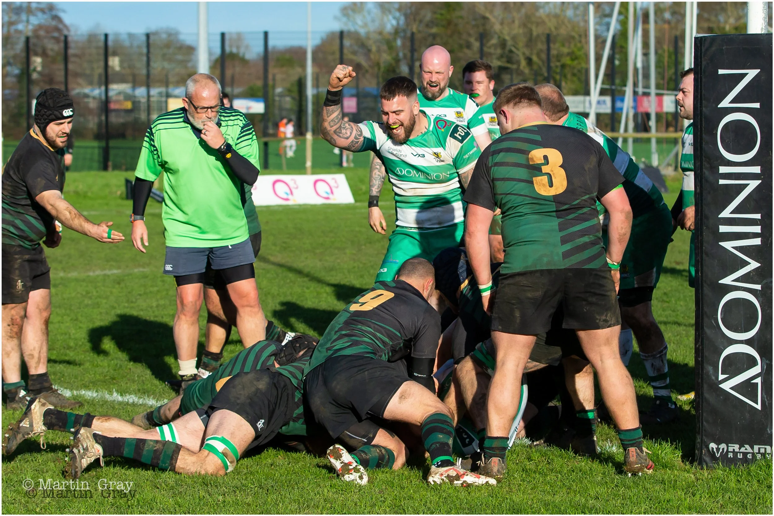 Tom Creed celebrates Tom Ceillam try-4489.jpg