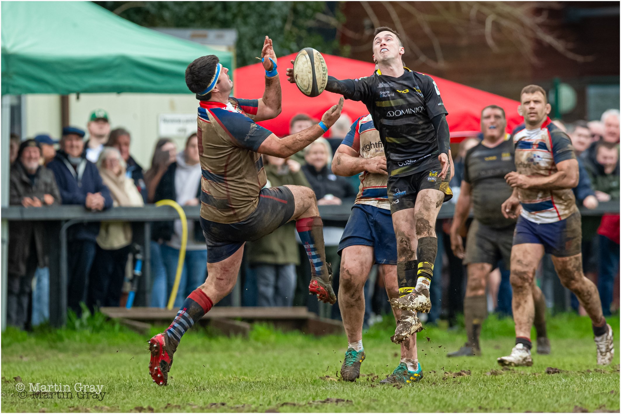 Gearoid Lee wins aerial ball-9219.jpg