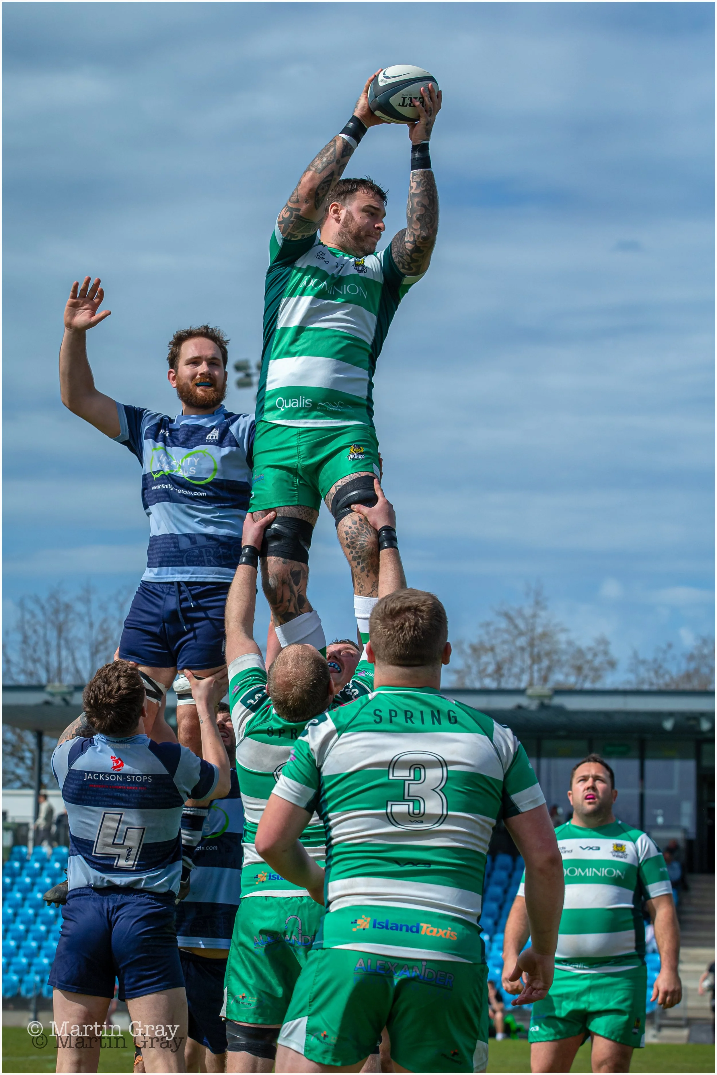 Tom Creed winning lineout-9298.jpg