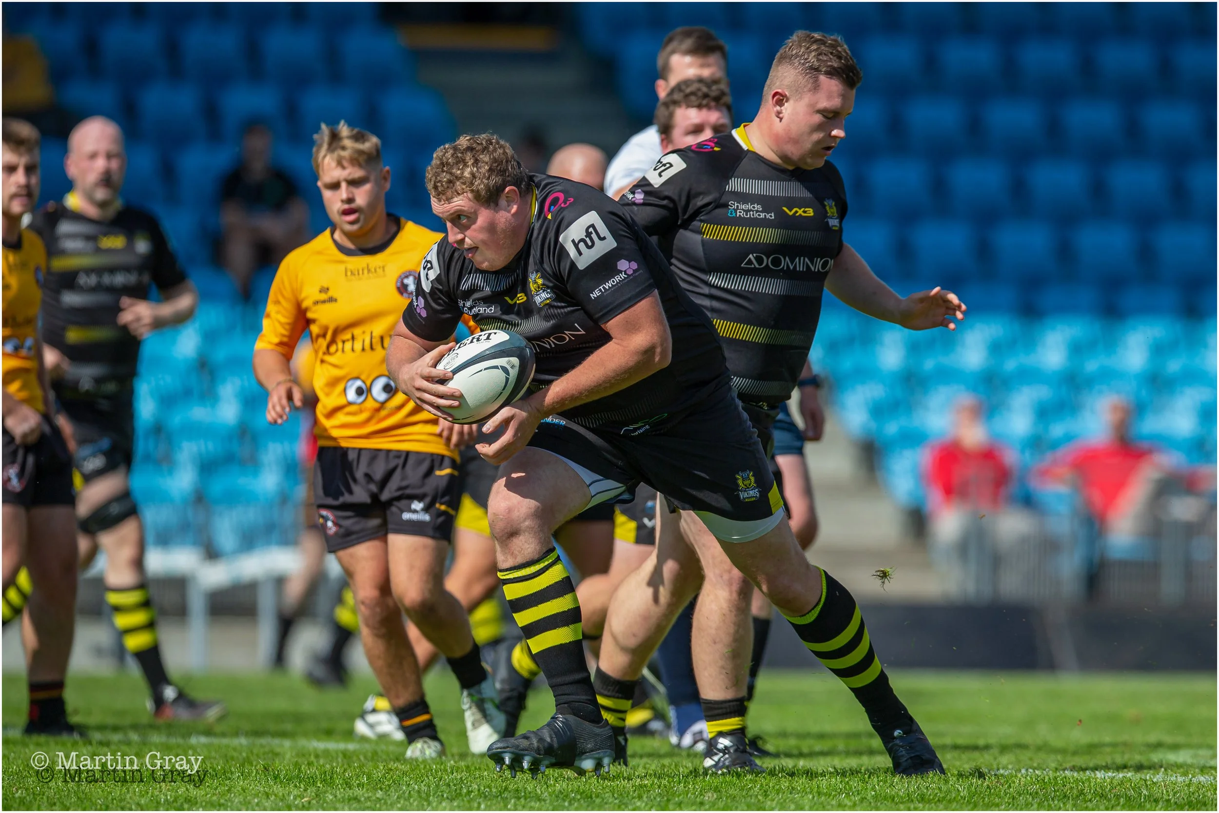 Jacob Smith eyes up a break on the halfway-2735.jpg