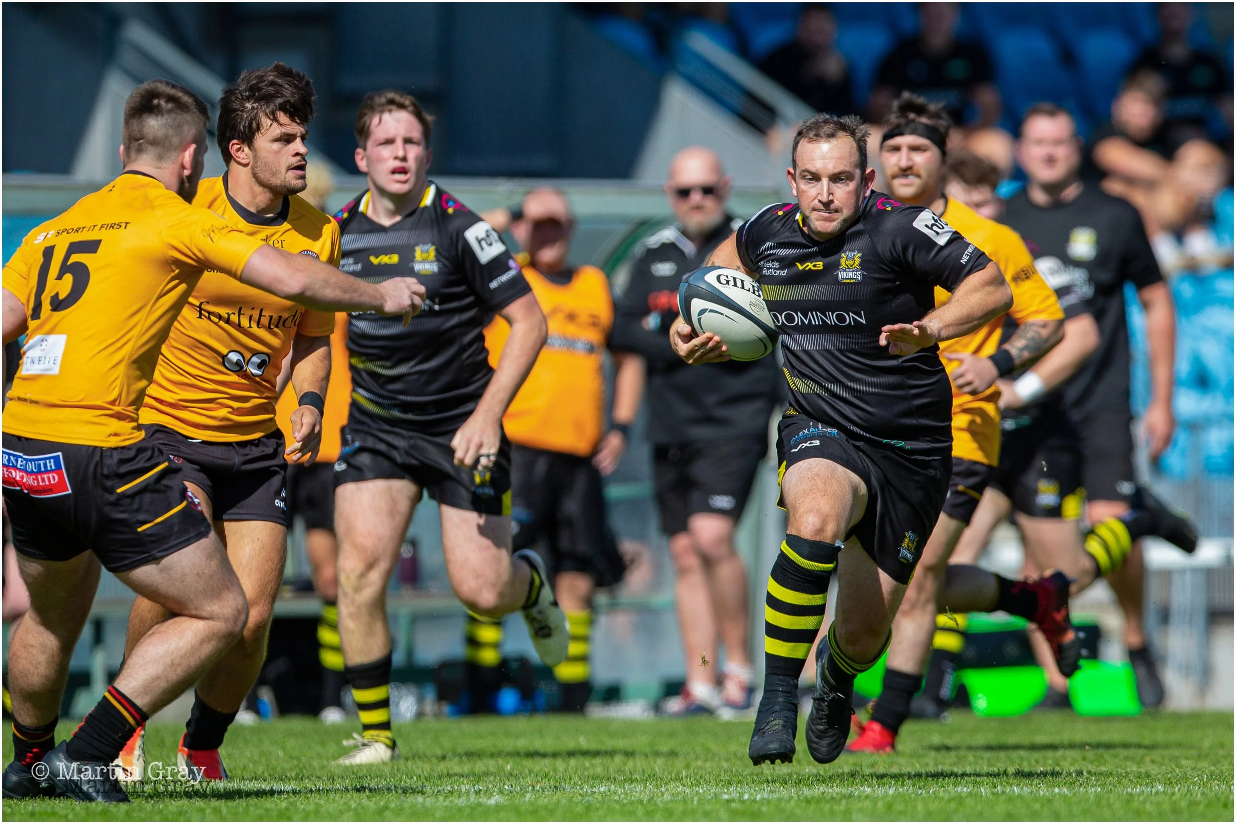 Jason Batiste breaks on the Bourmouth 22-2632.jpg