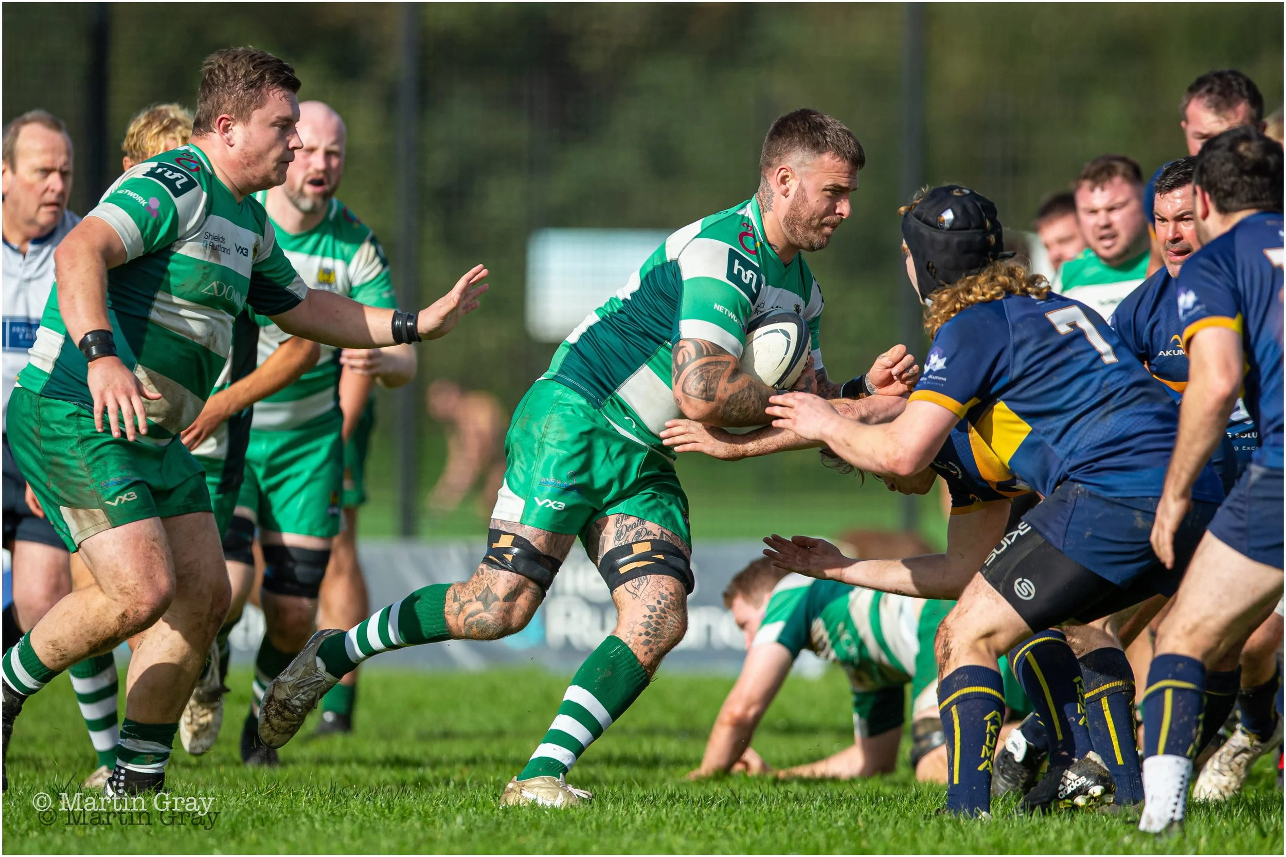 Tom Creed carries into contact-2046.jpg