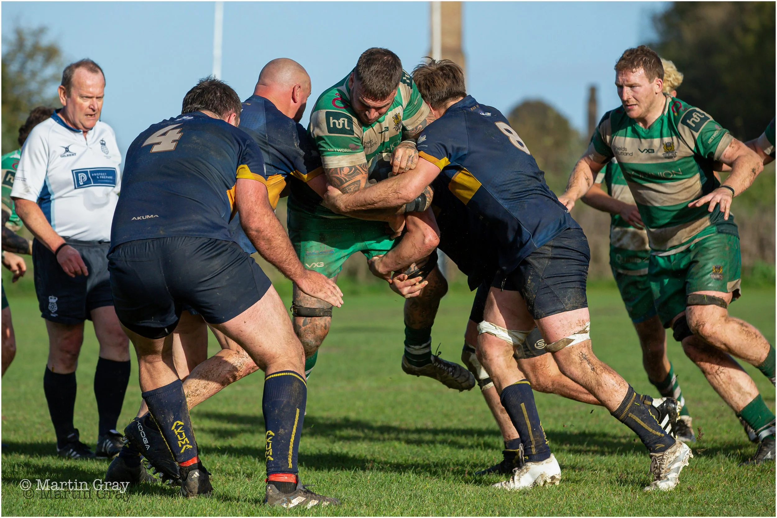 Tom Creed is blocked driving for the tryline-1789.jpg