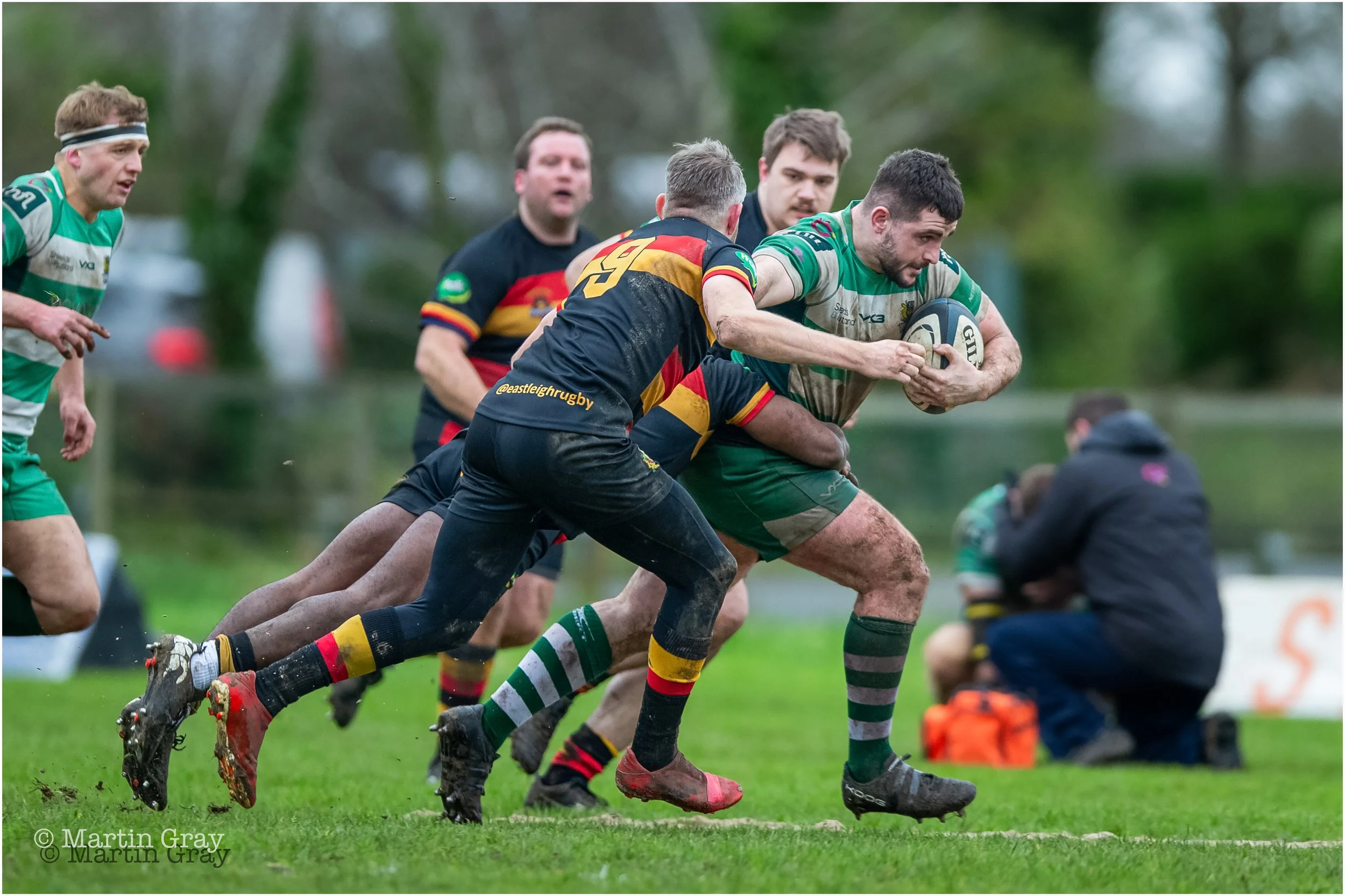 Phil Le Noury breaks on the wing-5228.jpg