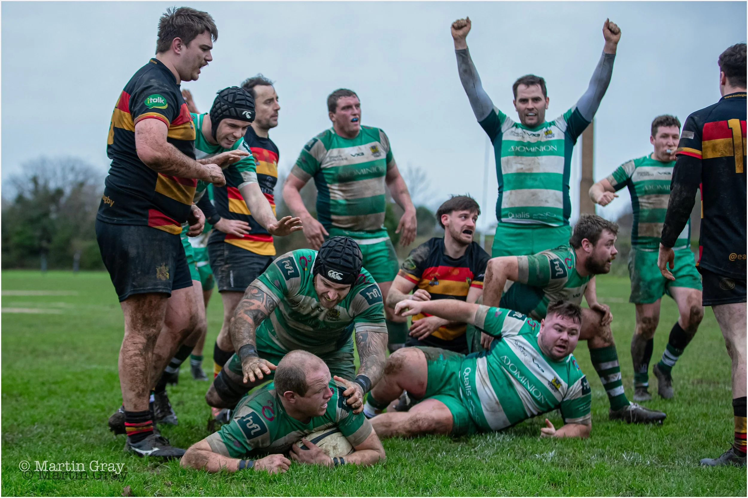 Vikings celebrate a Mitchell Smith second half try-8074.jpg
