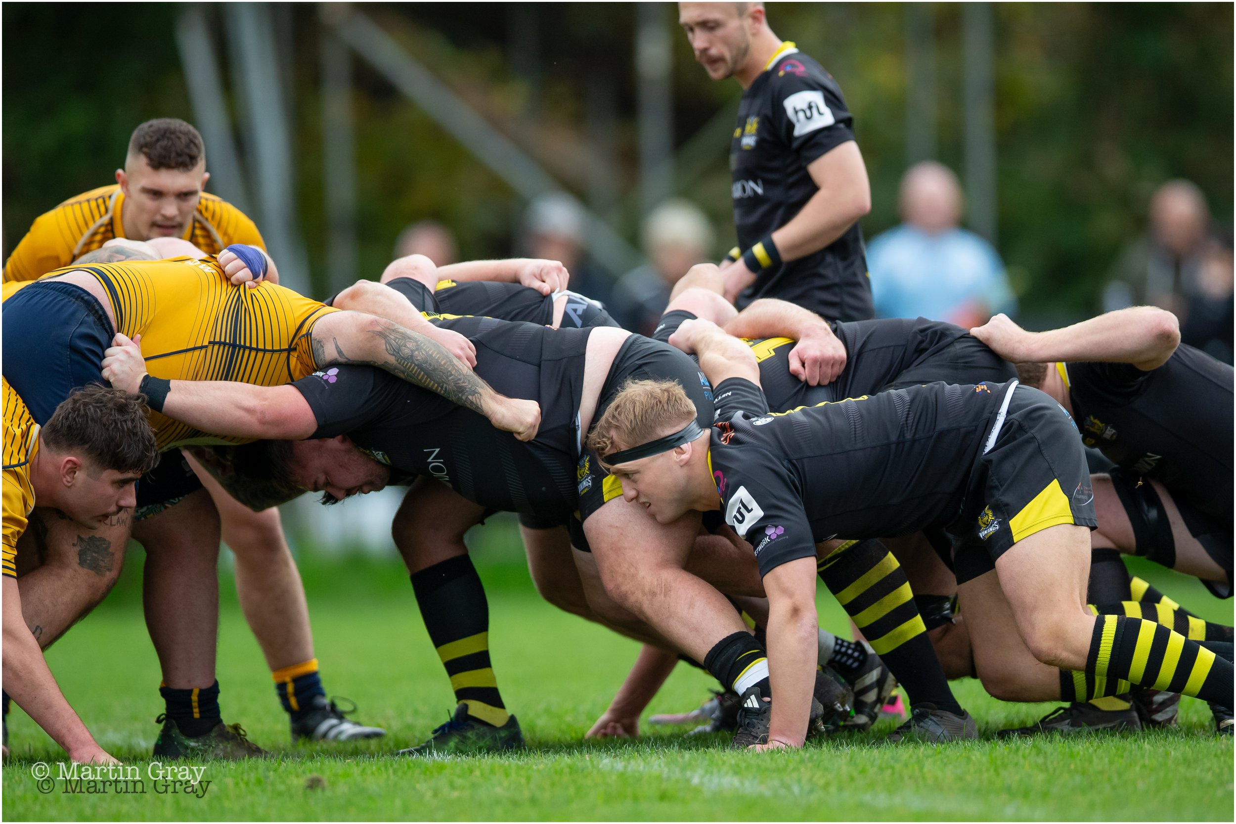 Vikings scrum with Flanker Barnaby Paul-5071.jpg