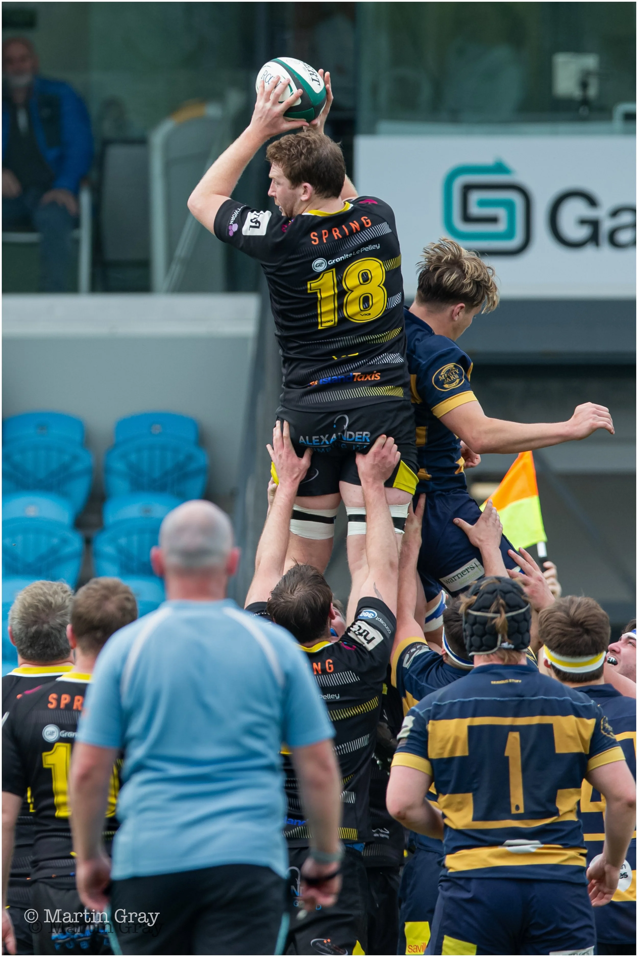 Chris Croft winning lineout-0032.jpg
