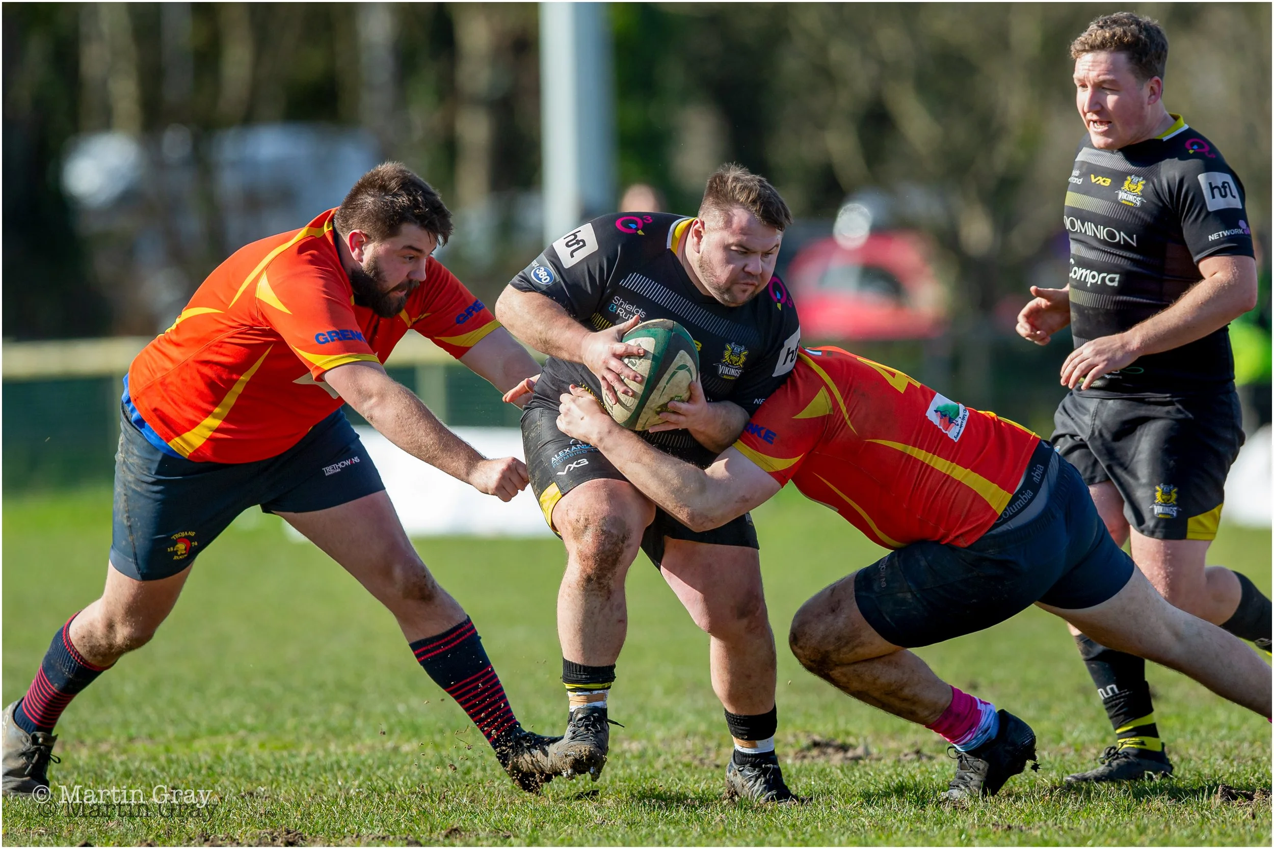 James Mroch runs into a tackle-0939.jpg